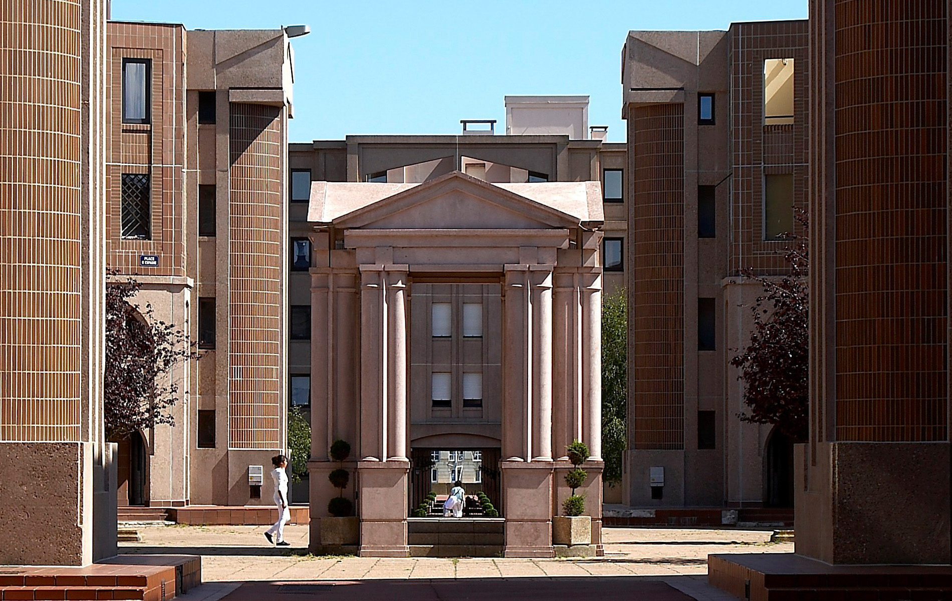 Idea 376413: Les Arcades du Lac by Ricardo Bofill Taller de ...