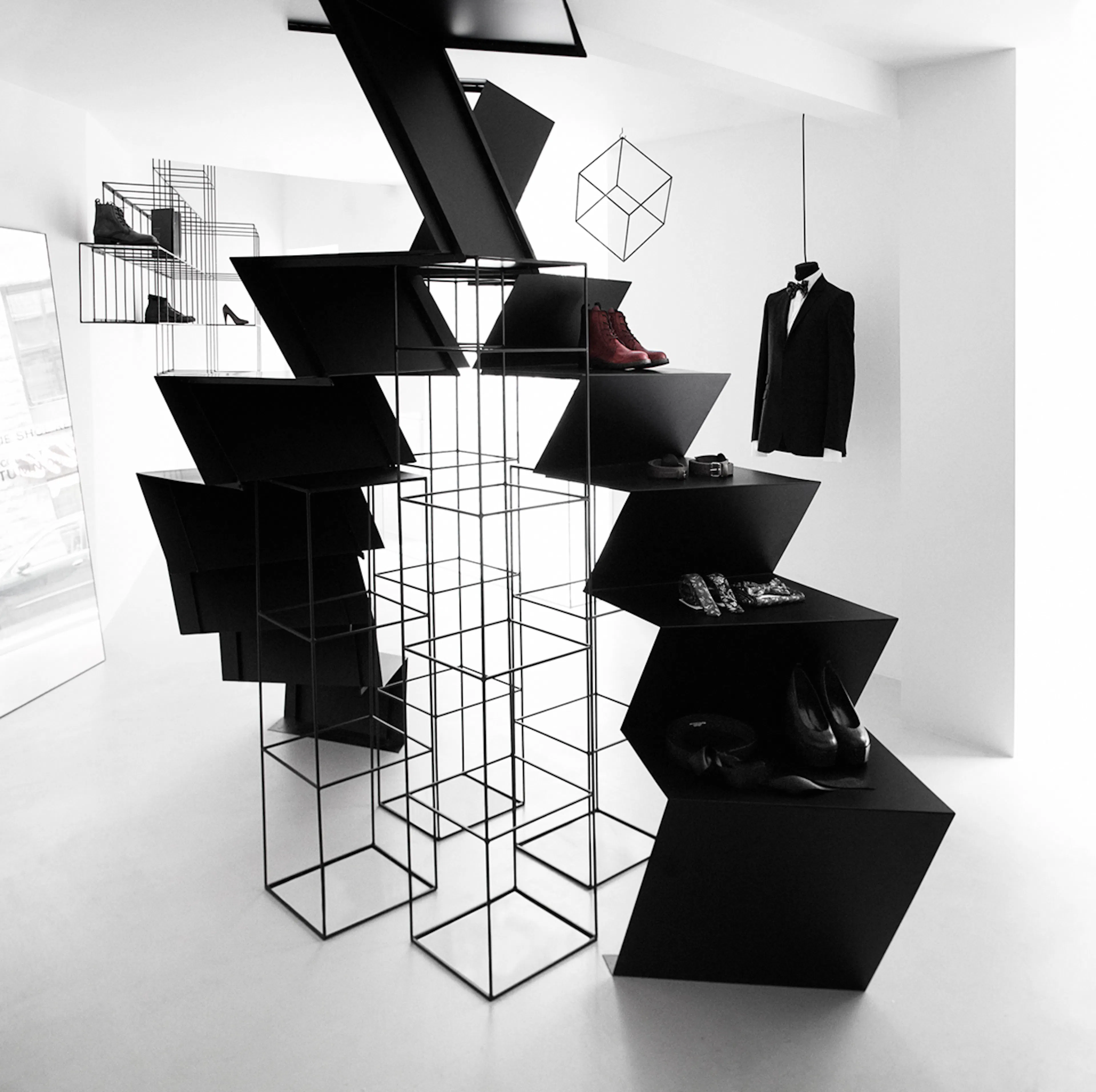 V Ave S R - Concept Store — 4