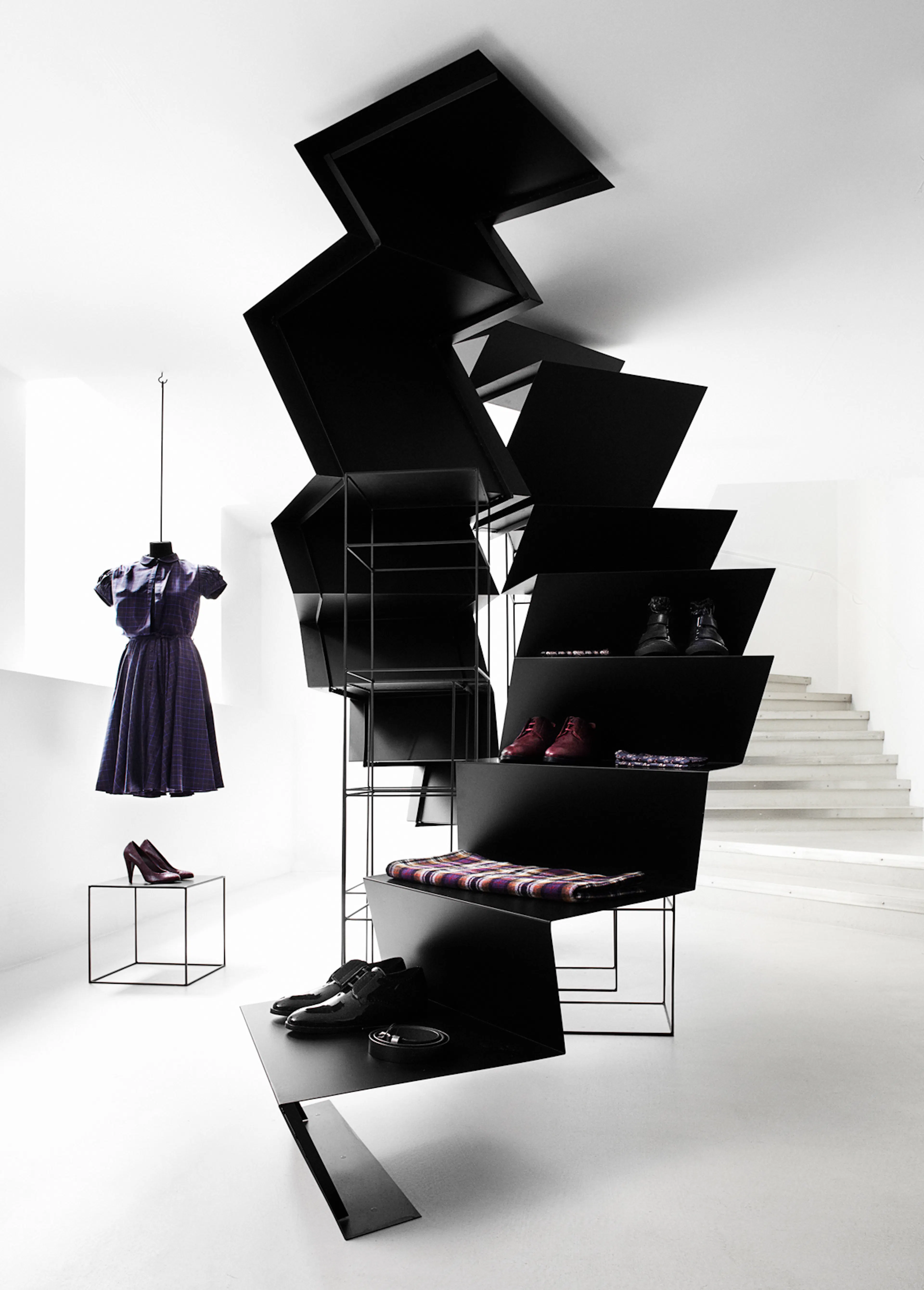 V Ave S R - Concept Store — 1