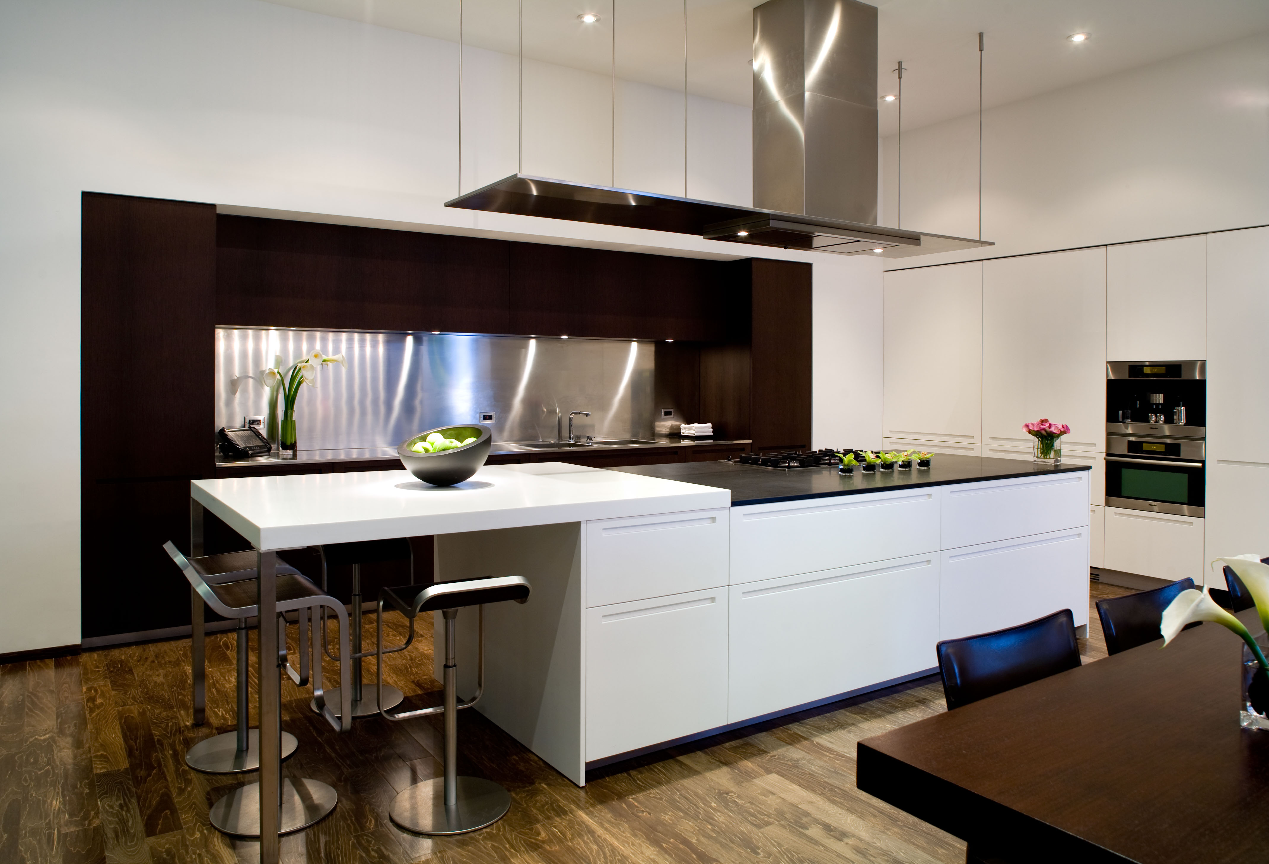 Дизайн современных кухонь 2023 фото. Современные кухни. Кухня в современном стиле. Кухня с островом.