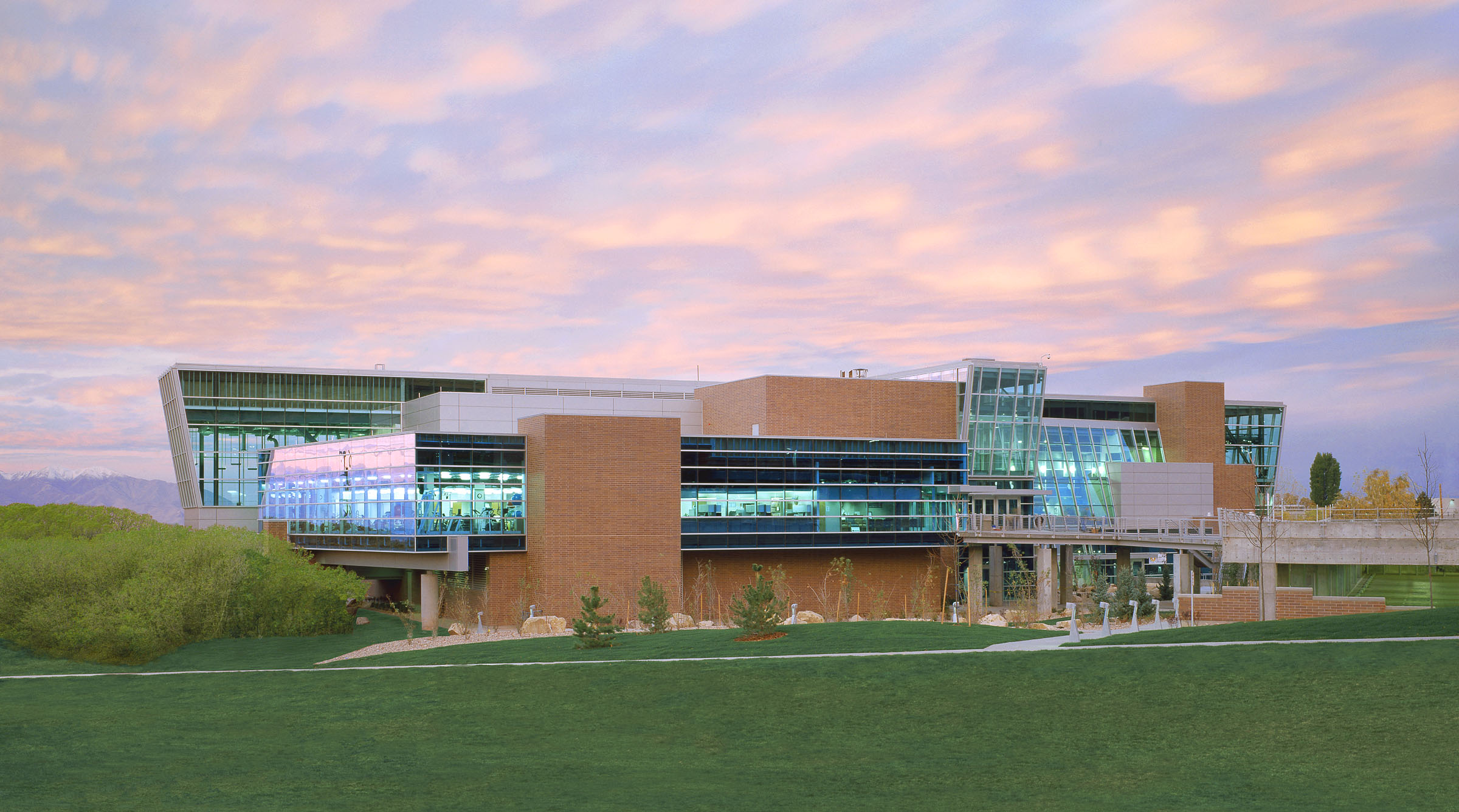 Кампусы калифорнийского университета медицина. Bowling green state university (200. Национальные комнаты в университете питтсбурга. Центры отдыха архитектура. Дев центр.