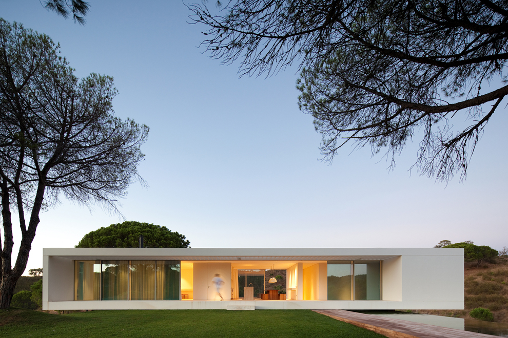 House in Melides by Pedro Reis Arquitecto, Melides, Portugal, featuring Vitrocsa glass windows