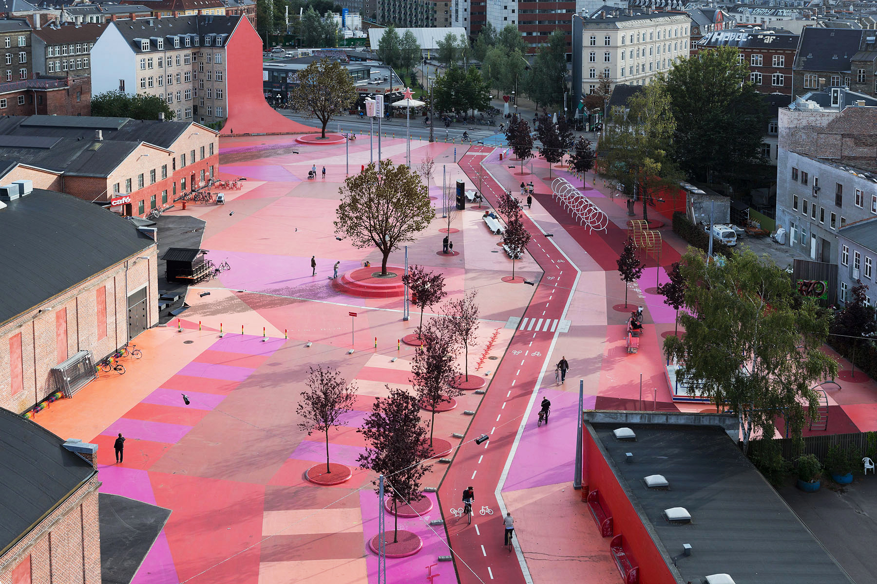 SUPERKILEN // BIG - Bjarke Ingels Group, Topotek 1, Superflex ...