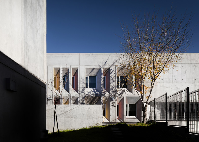 Photo: Invisible Gentleman - © CVDB arquitectos