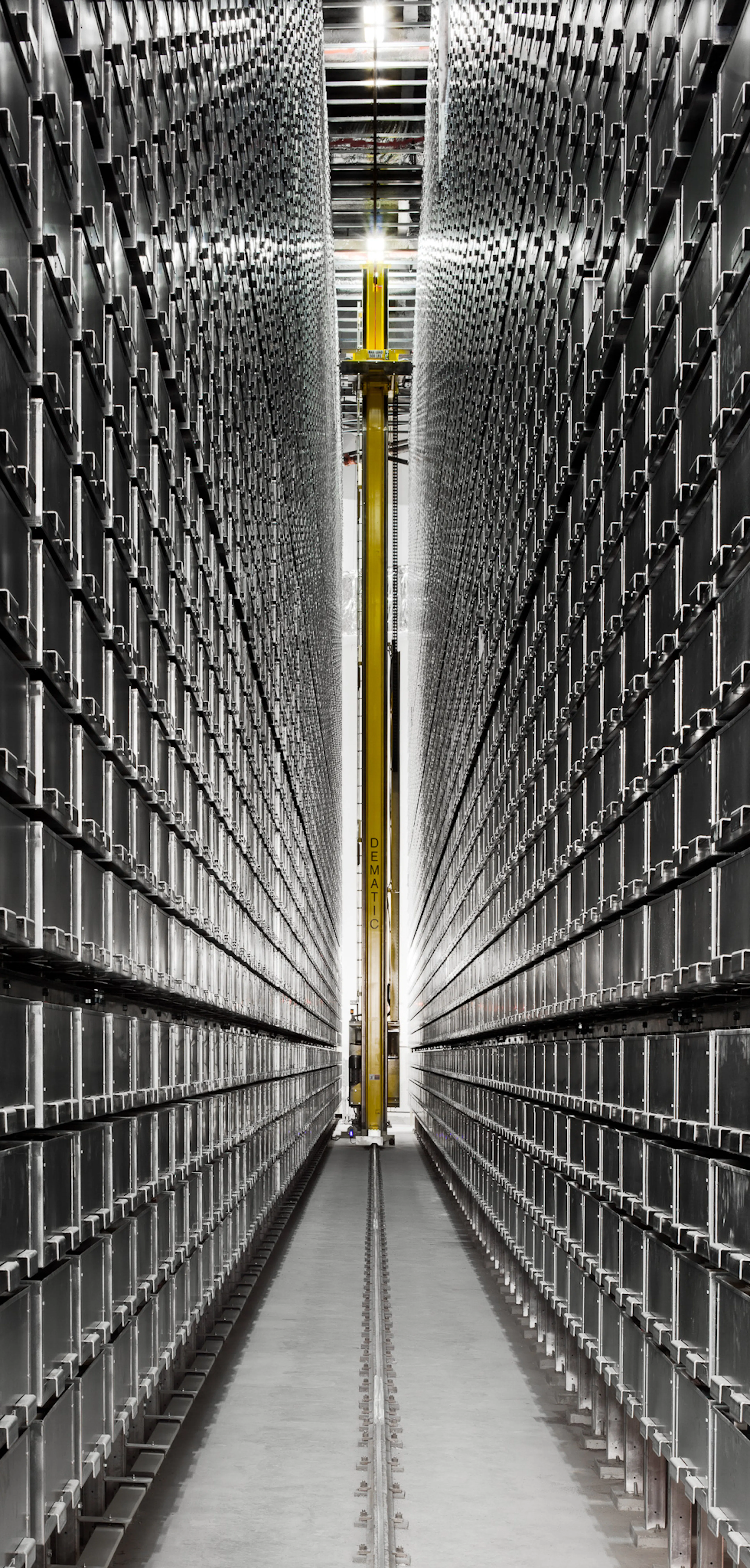 Joe and Rika Mansueto Library — 7