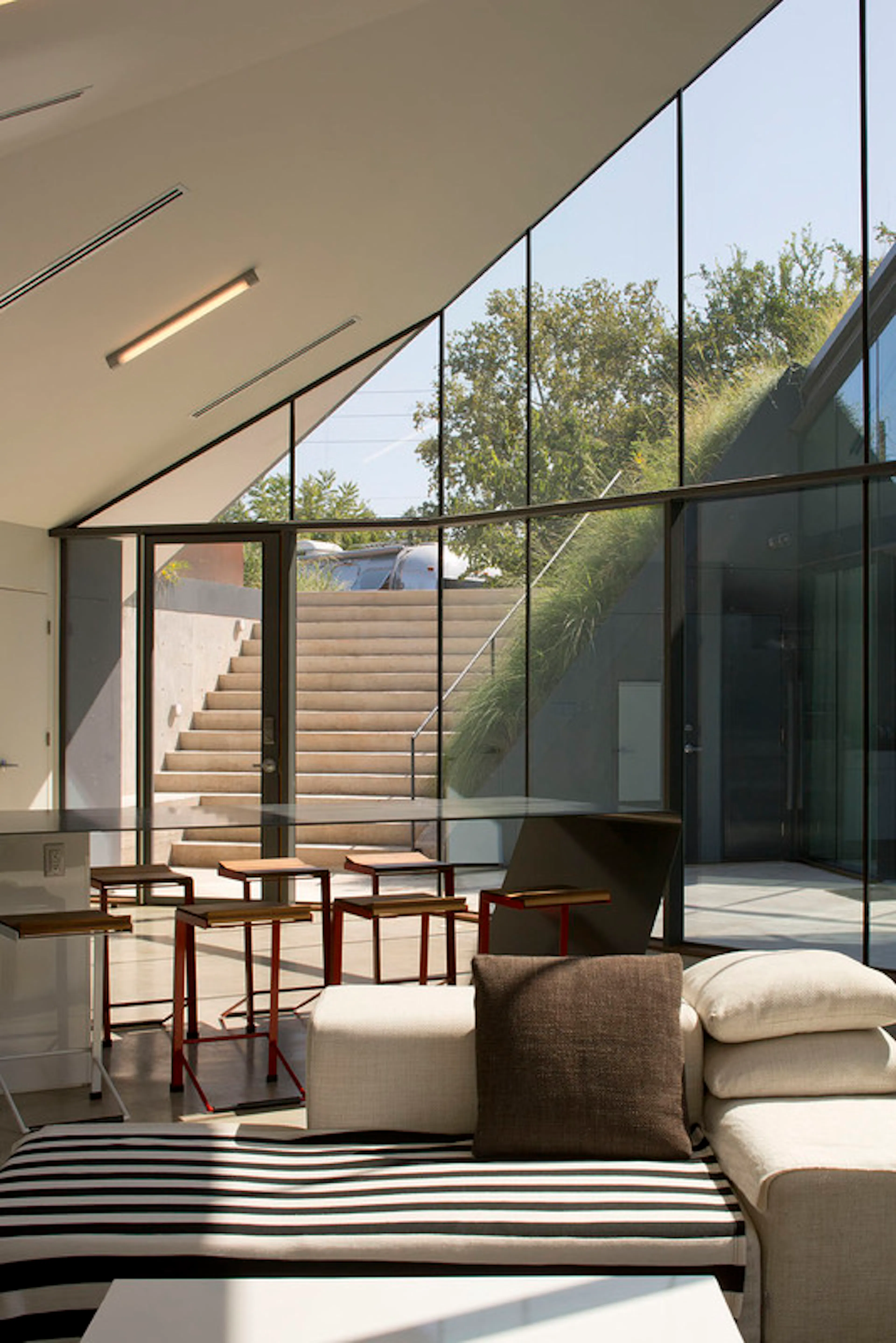 Edgeland House — 7