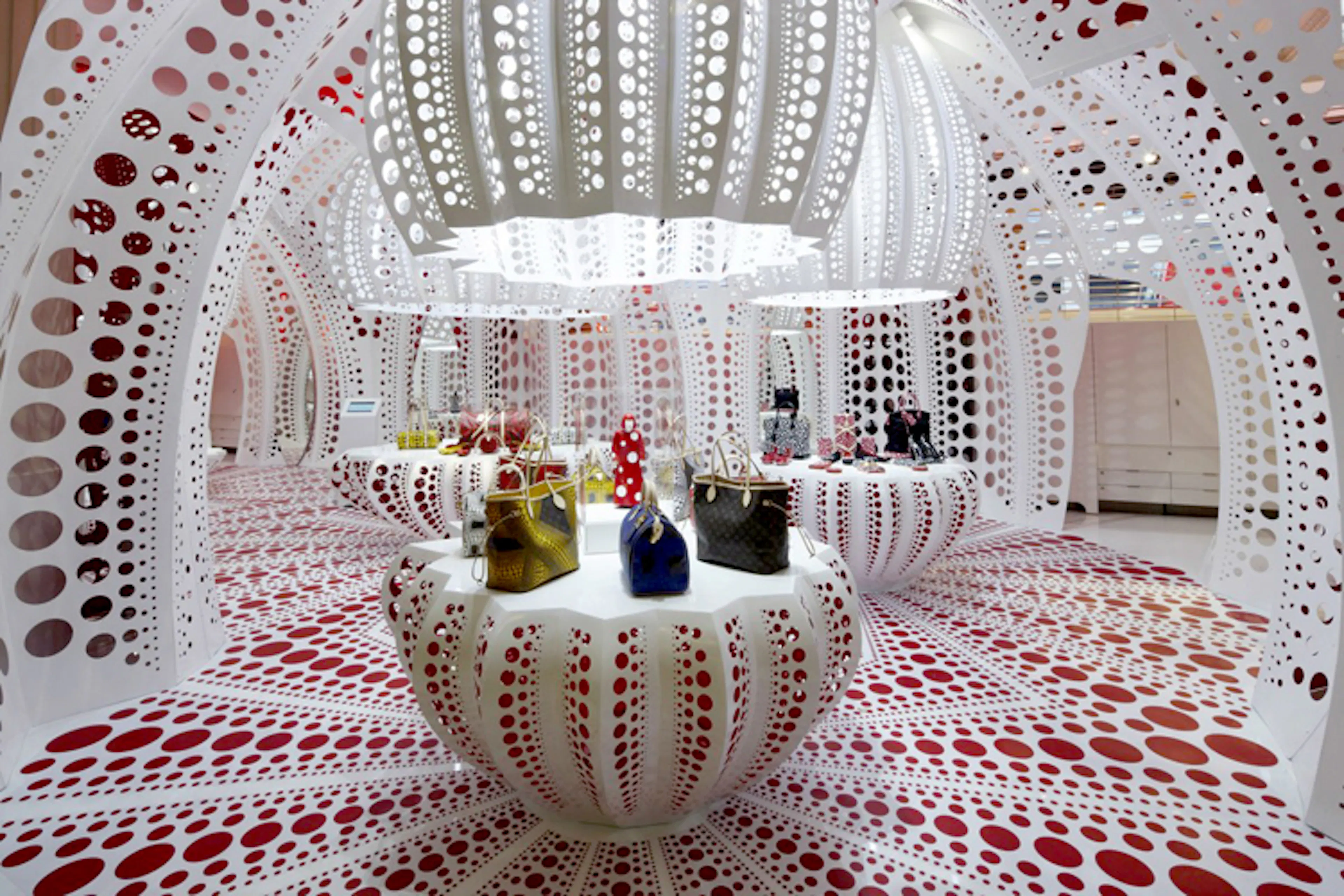 LOUIS VUITTON – YAYOI KUSAMA’s pop up store — 6