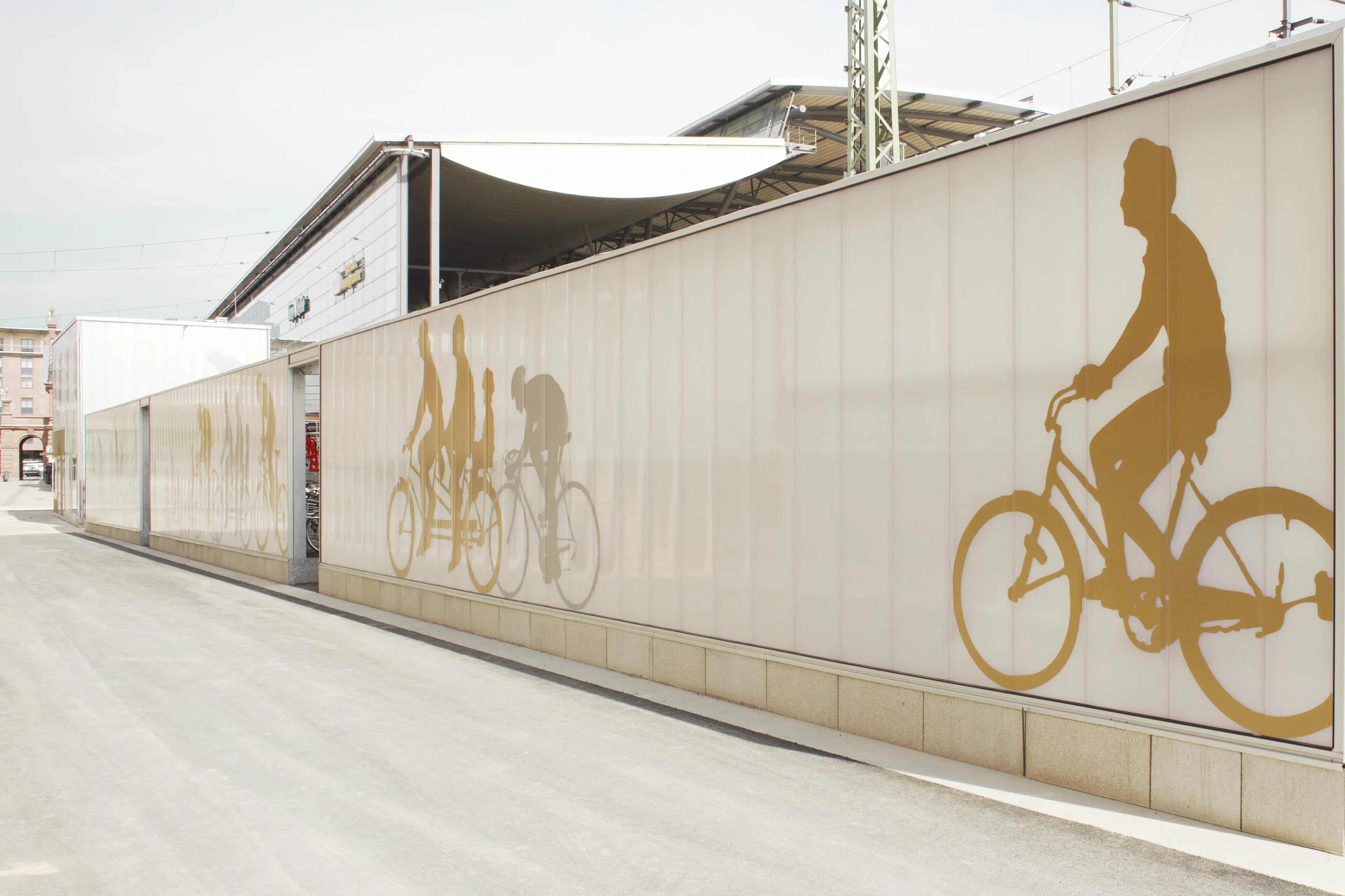Bicycle station ICE Bahnhof Erfurt — 6