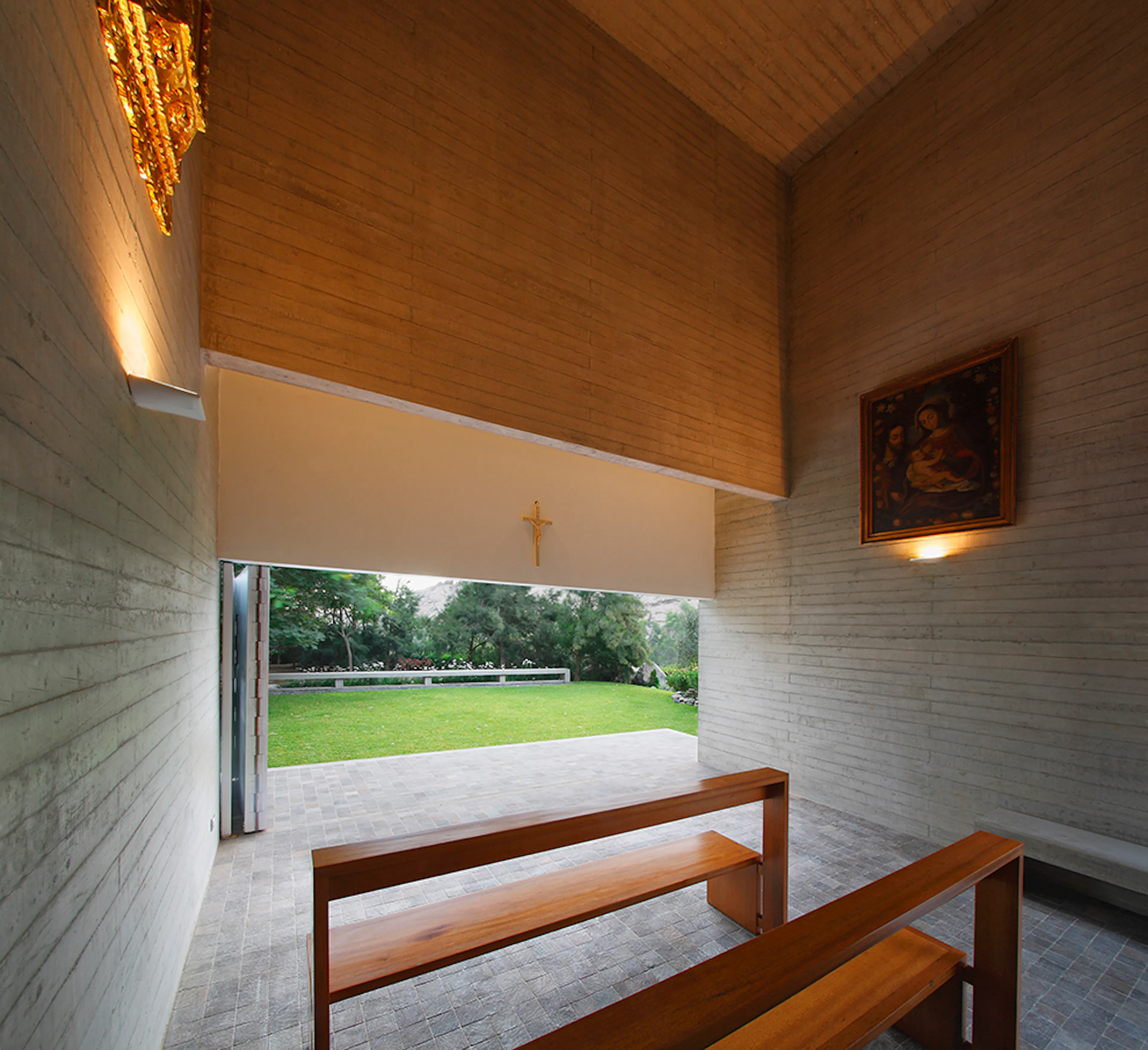 DE LA PIEDRA CHAPEL — 4