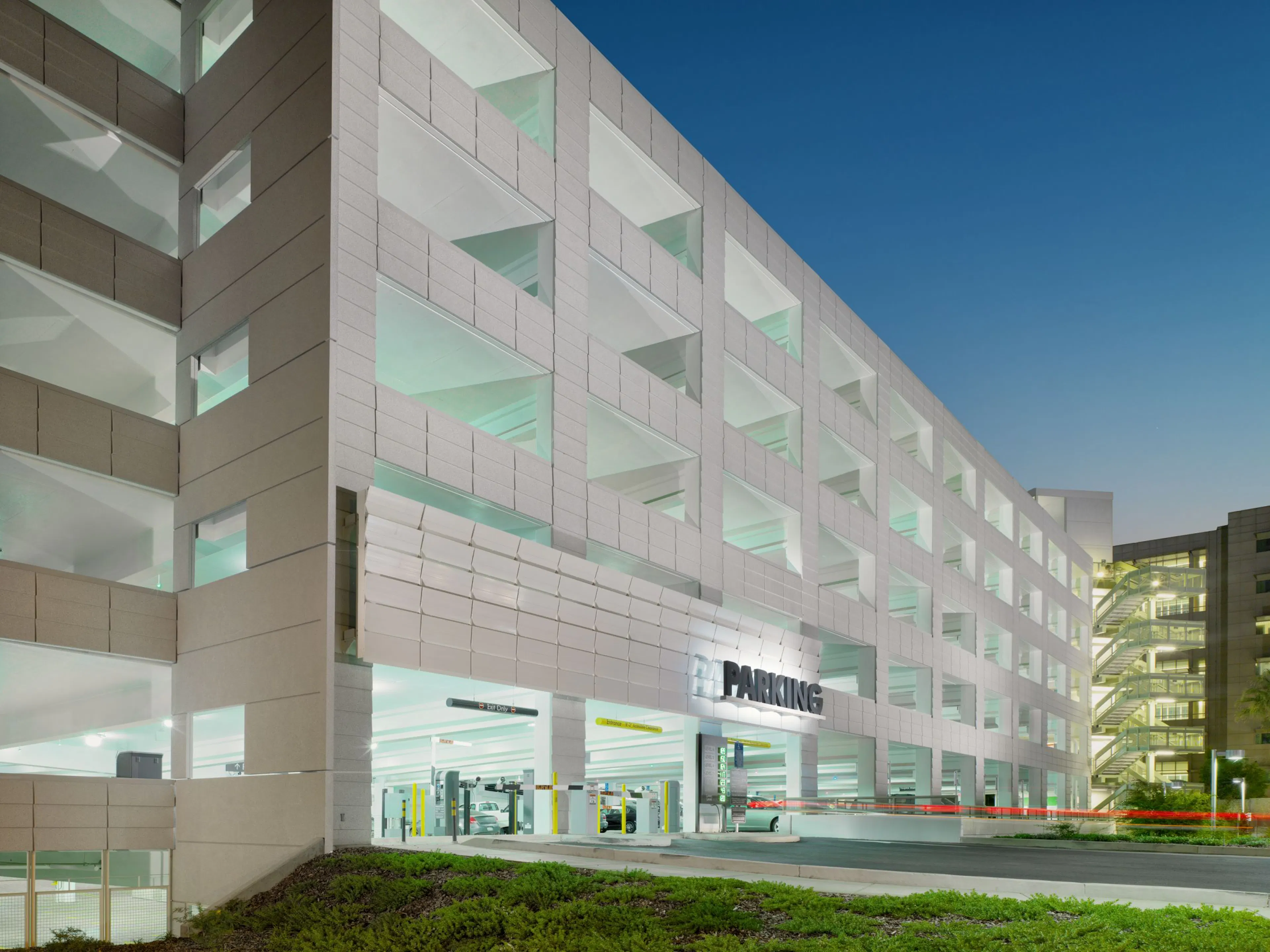 Parking Structure III, UC Davis Health — 7