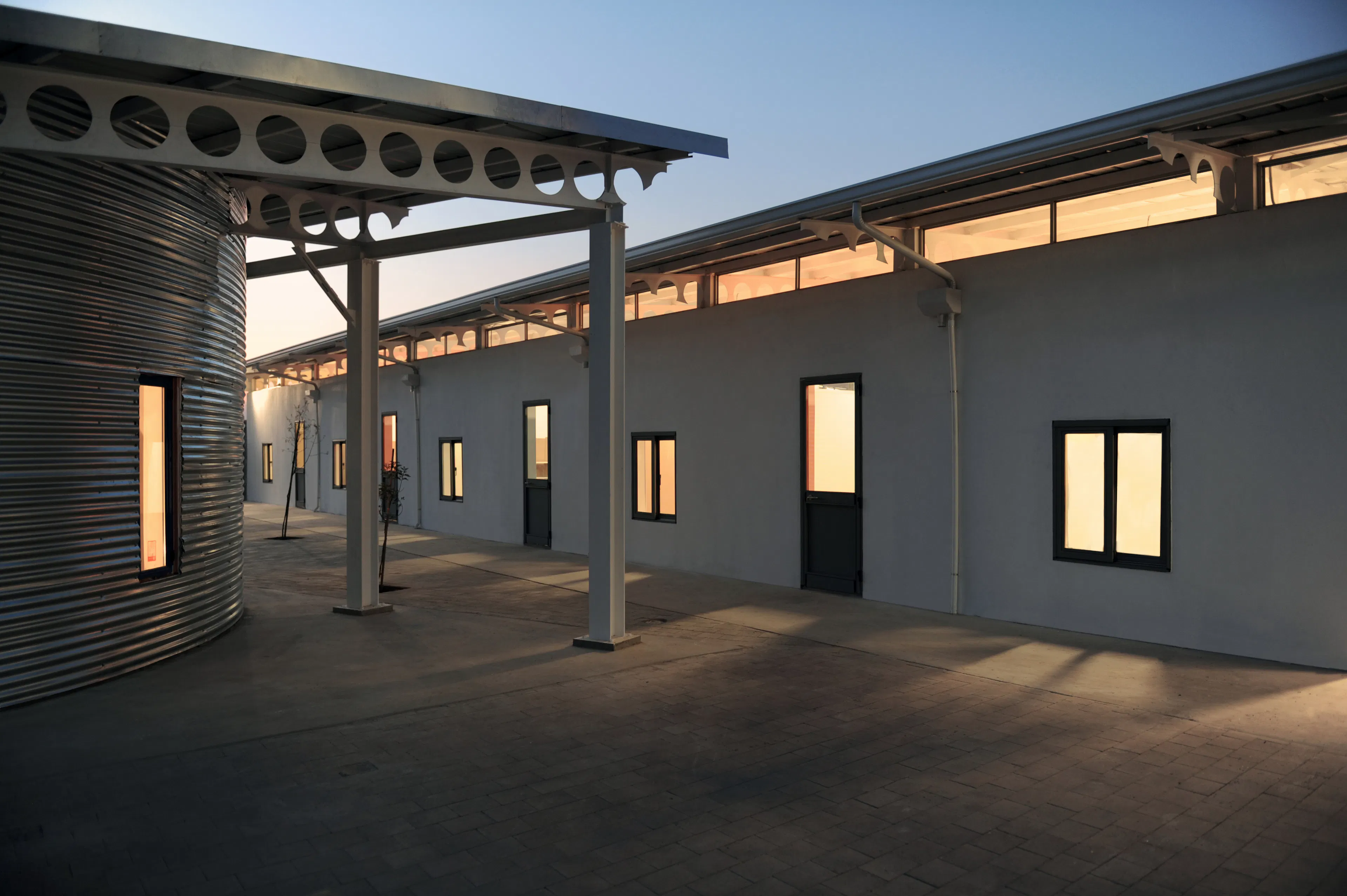 Armadillo Crèche — 2