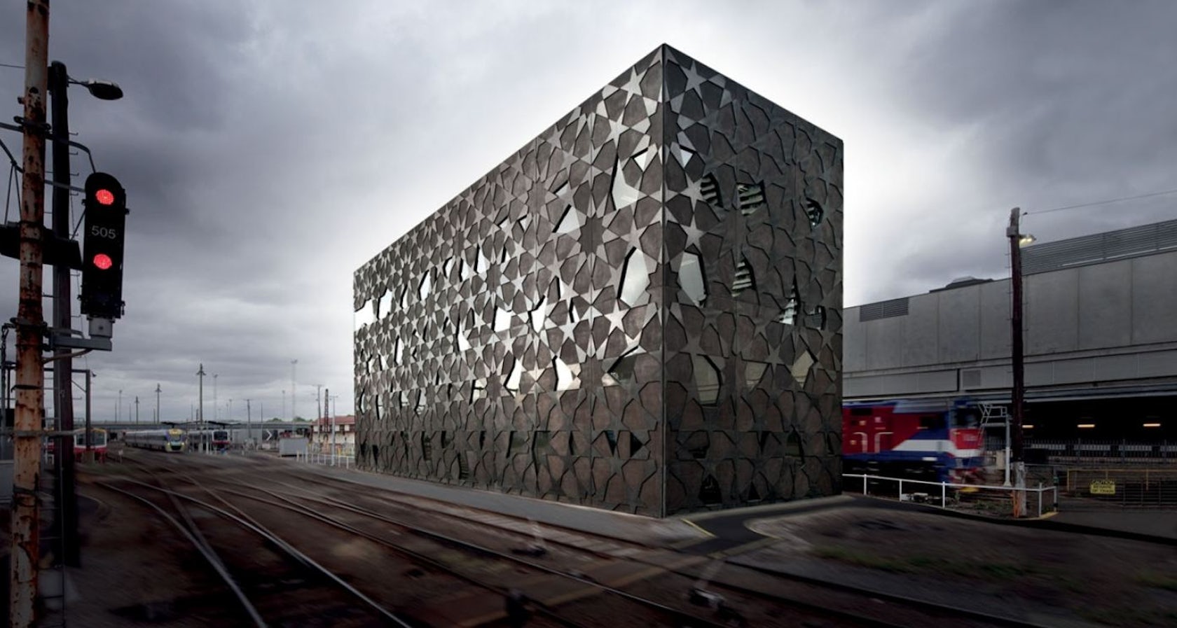 Фасады объекта. Современная архитектура Мельбурна. Офисный комплекс Cube tube в Джинхуа. Необычные фасады зданий. Здания кубической формы.