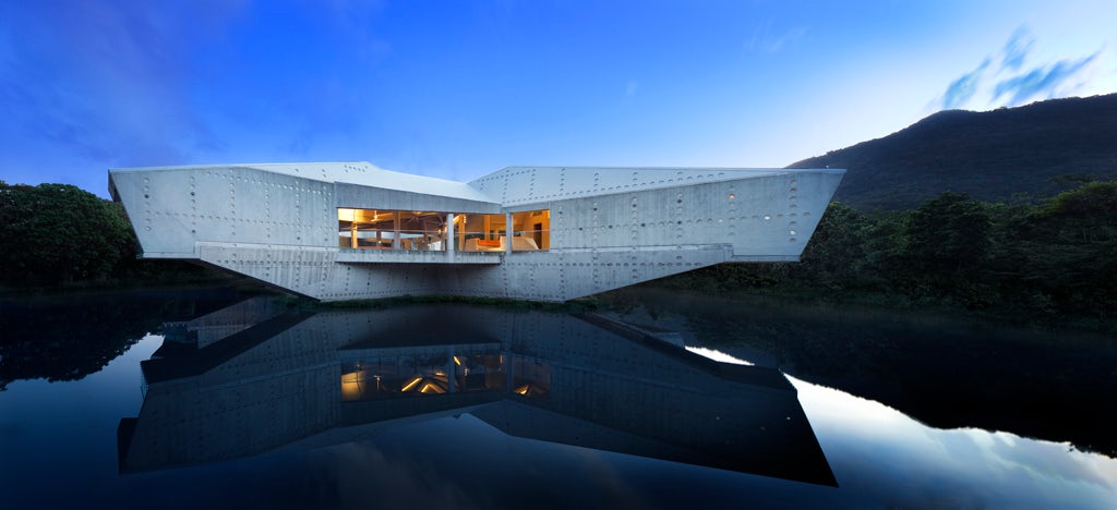 © Charles Wright Architects