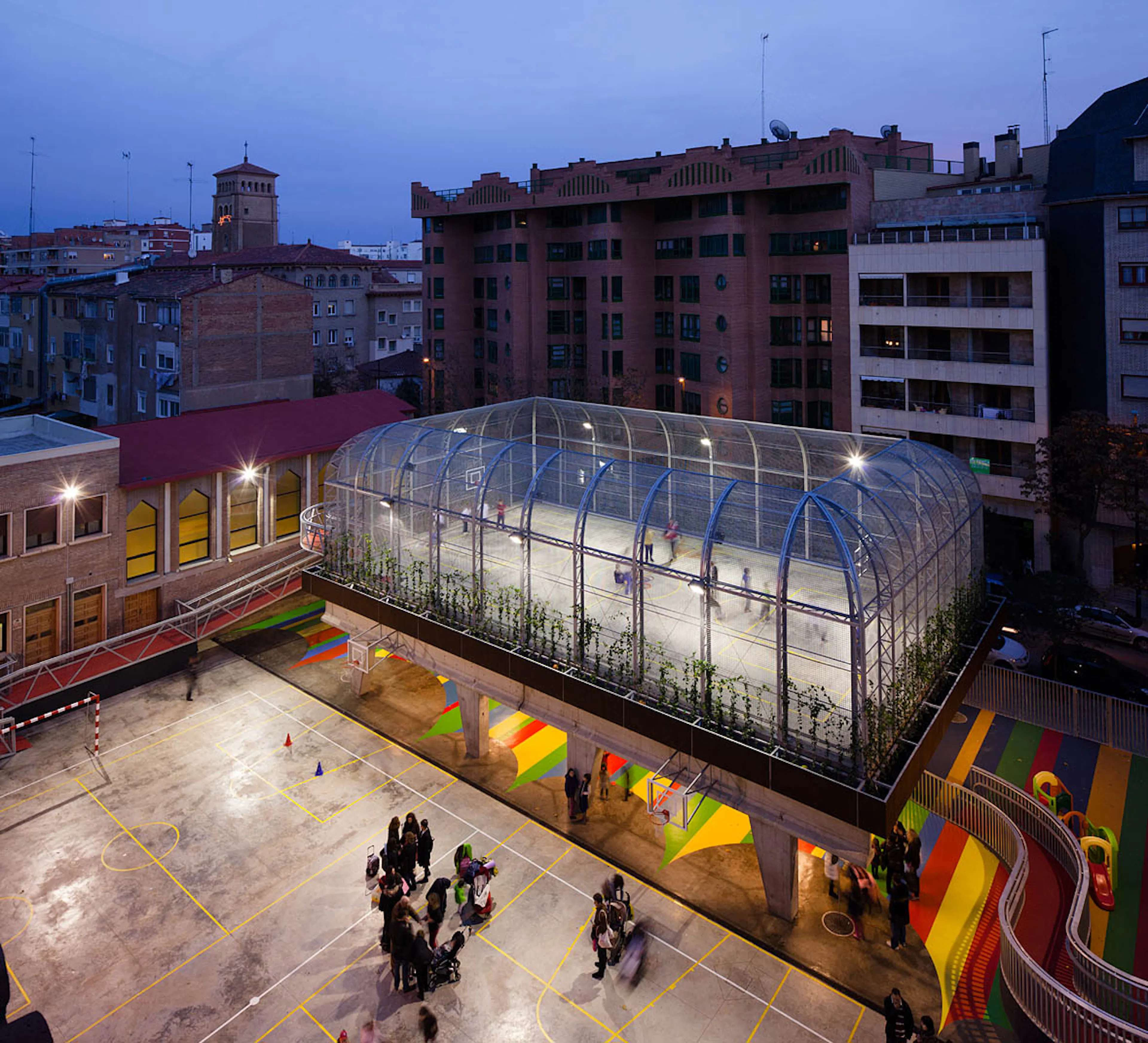 Elevated Sports Court at Lasalle Franciscanas School — 13