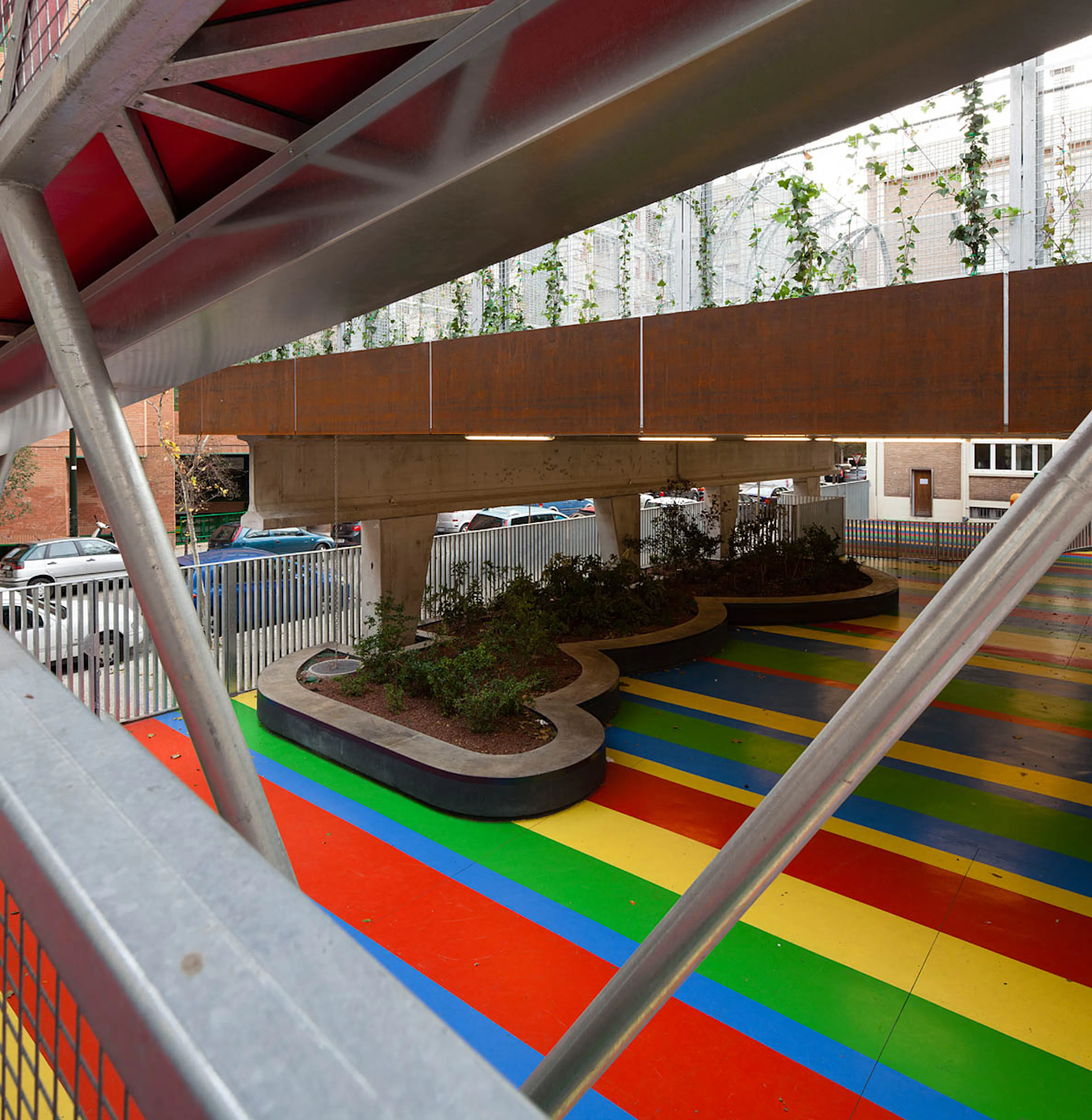 Elevated Sports Court at Lasalle Franciscanas School — 9