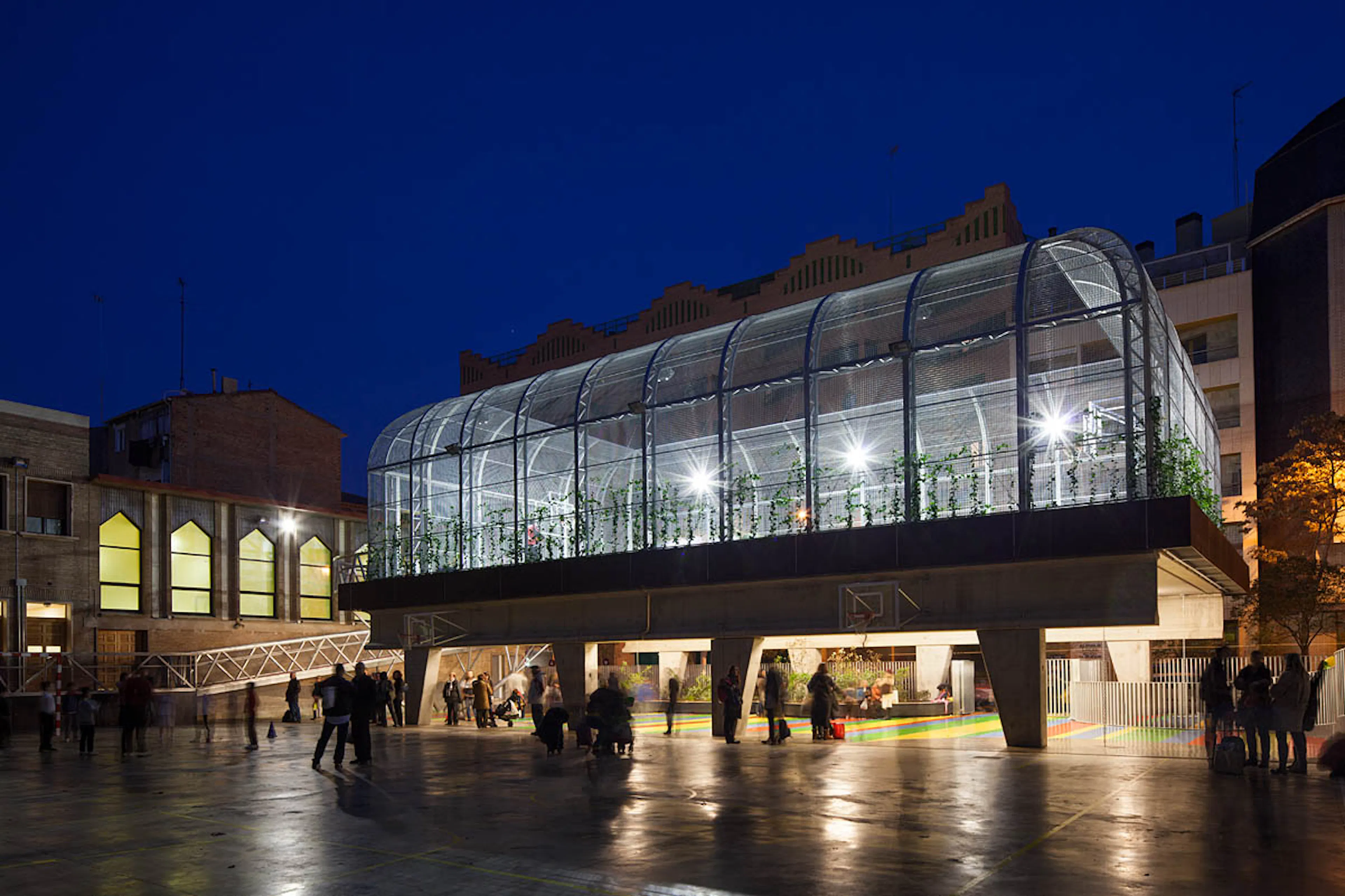 Elevated Sports Court at Lasalle Franciscanas School — 1