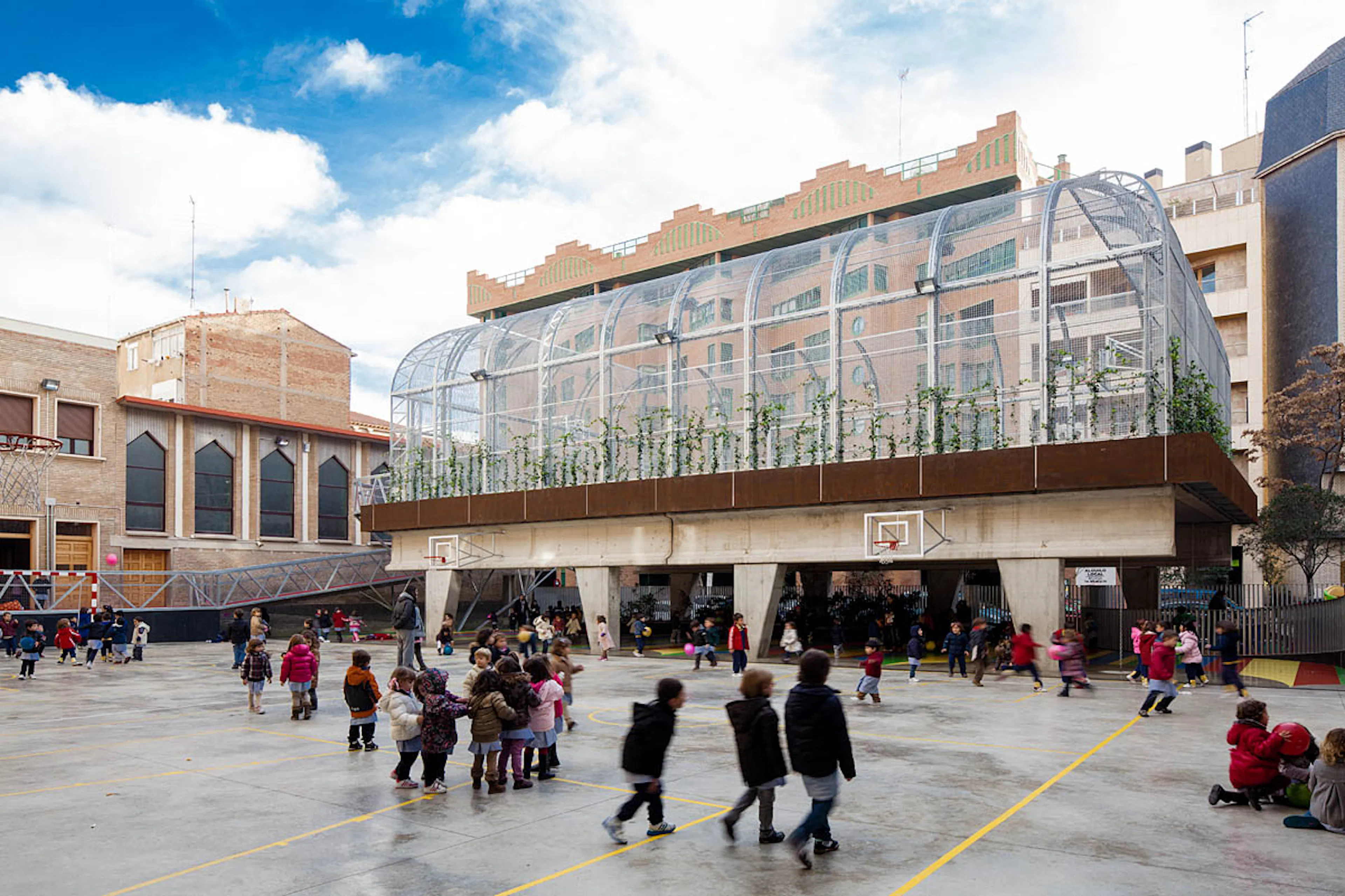 Elevated Sports Court at Lasalle Franciscanas School — 3