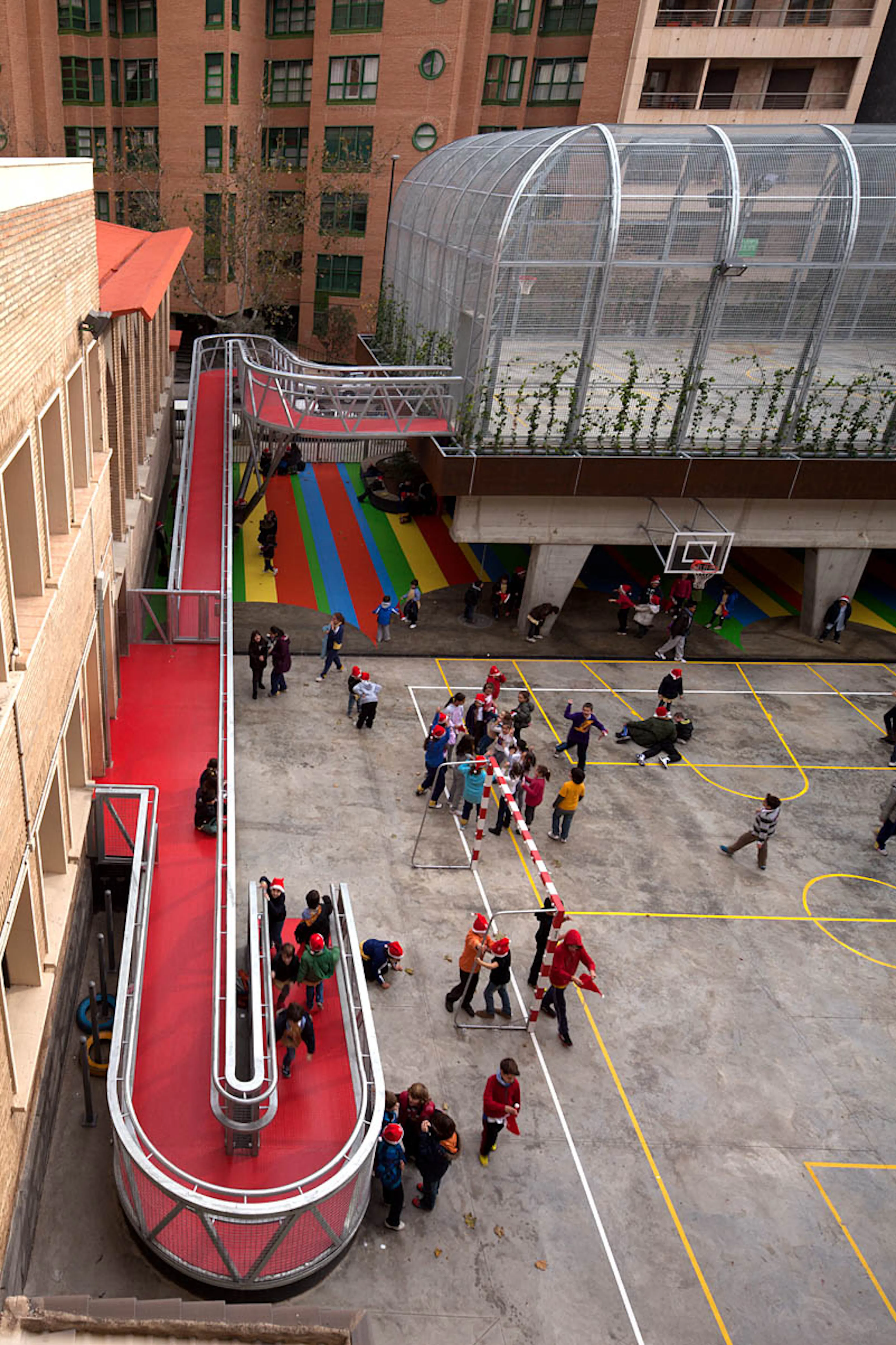 Elevated Sports Court at Lasalle Franciscanas School — 7