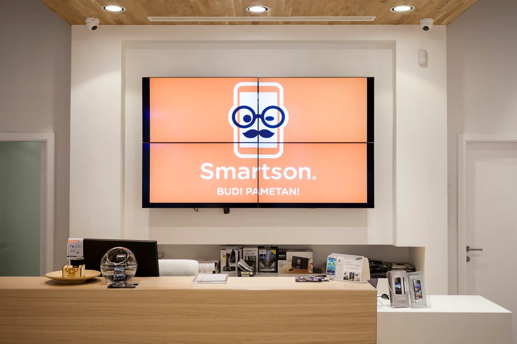 Smartson – Smartphone store concept - Architizer