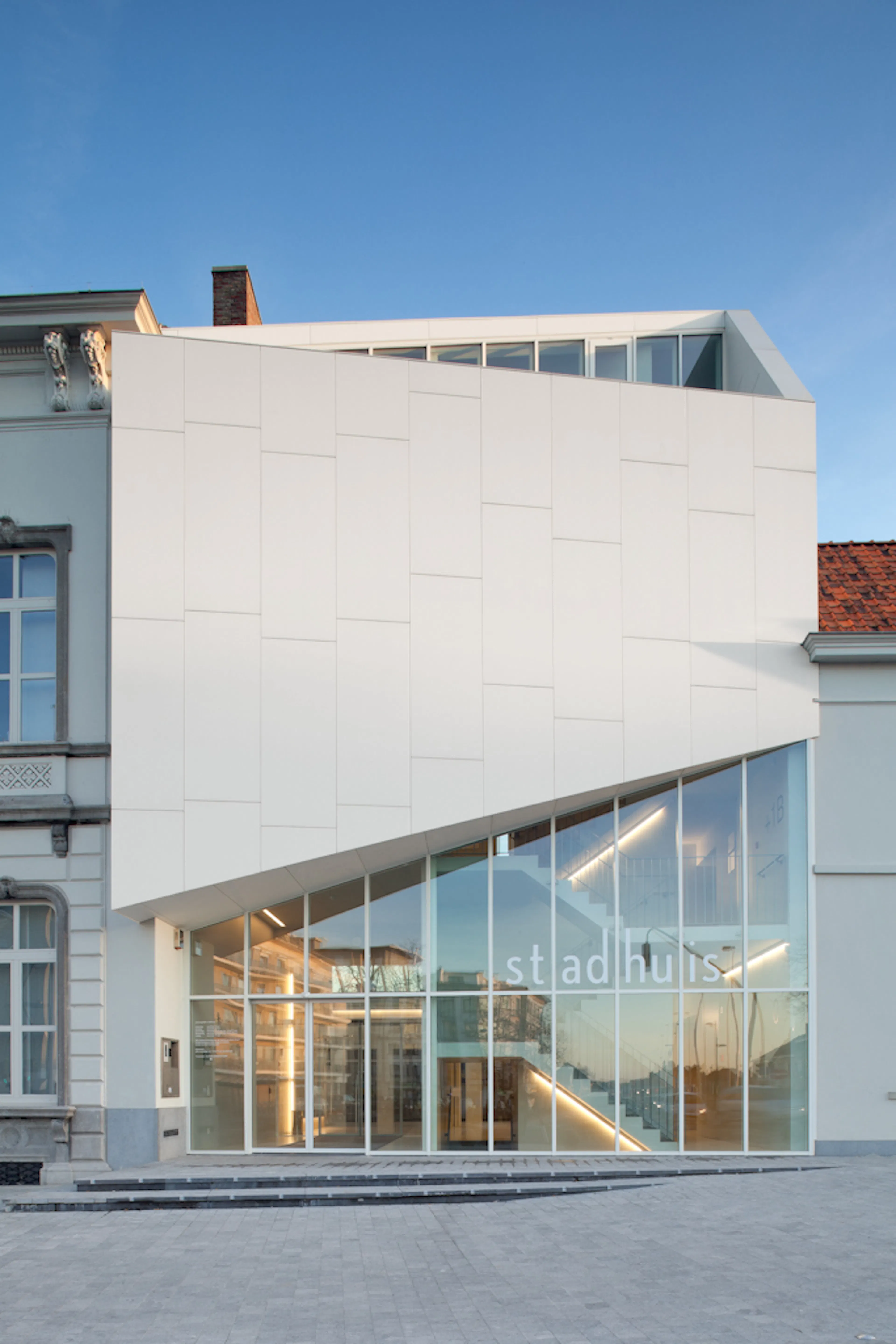 The Town Hall of Harelbeke — 1