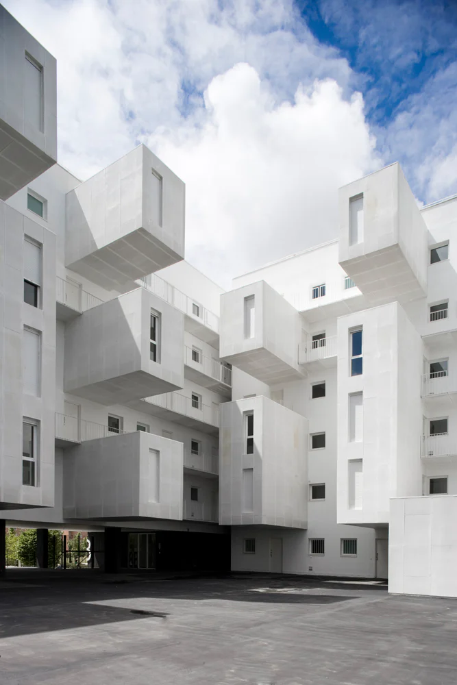 Anomalous Volumes: 11 Modular Buildings With Stacked Configurations ...