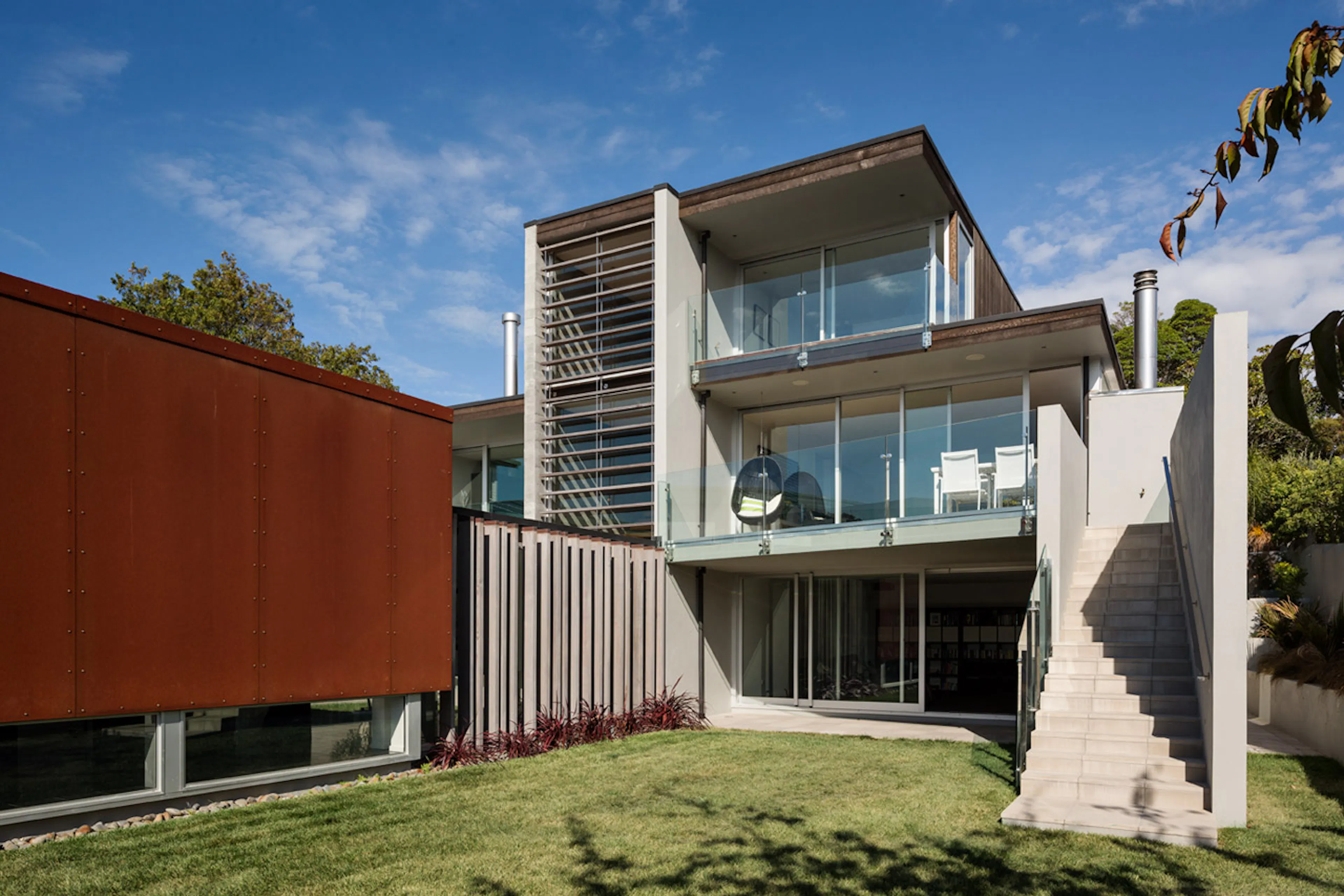 Te Pae North Piha Surf Lifesaving Tower — 2