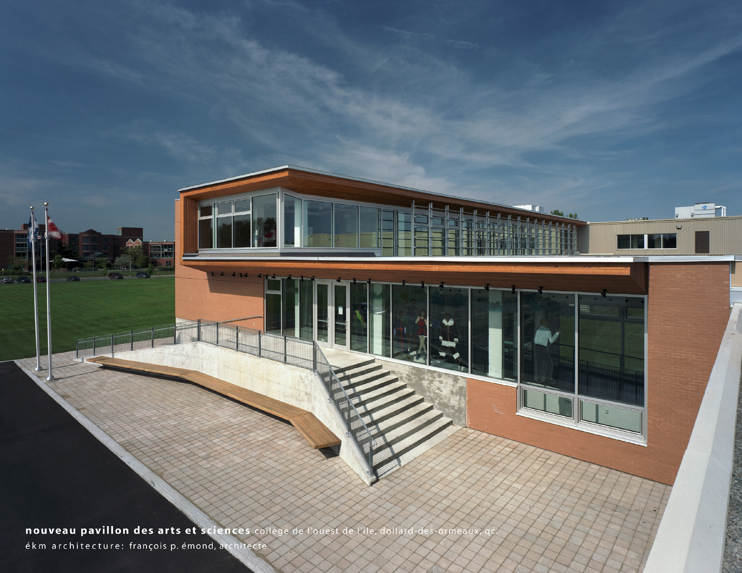 West Island College Pavillion of Arts and Science by ékm architecture