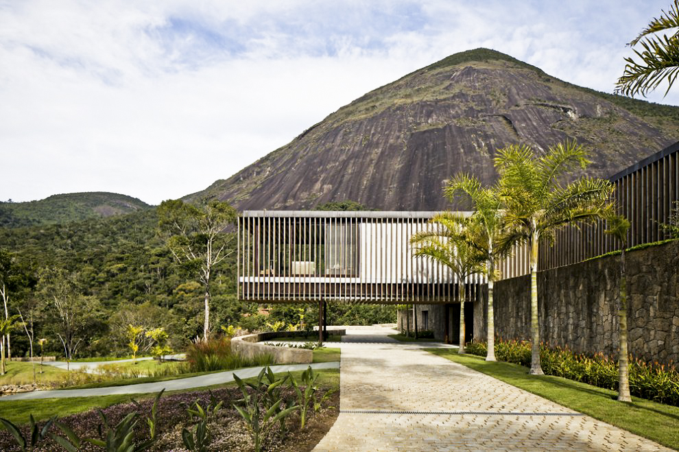 Tropical Modernism: 12 Incredible Homes That Blend Nature And Architecture