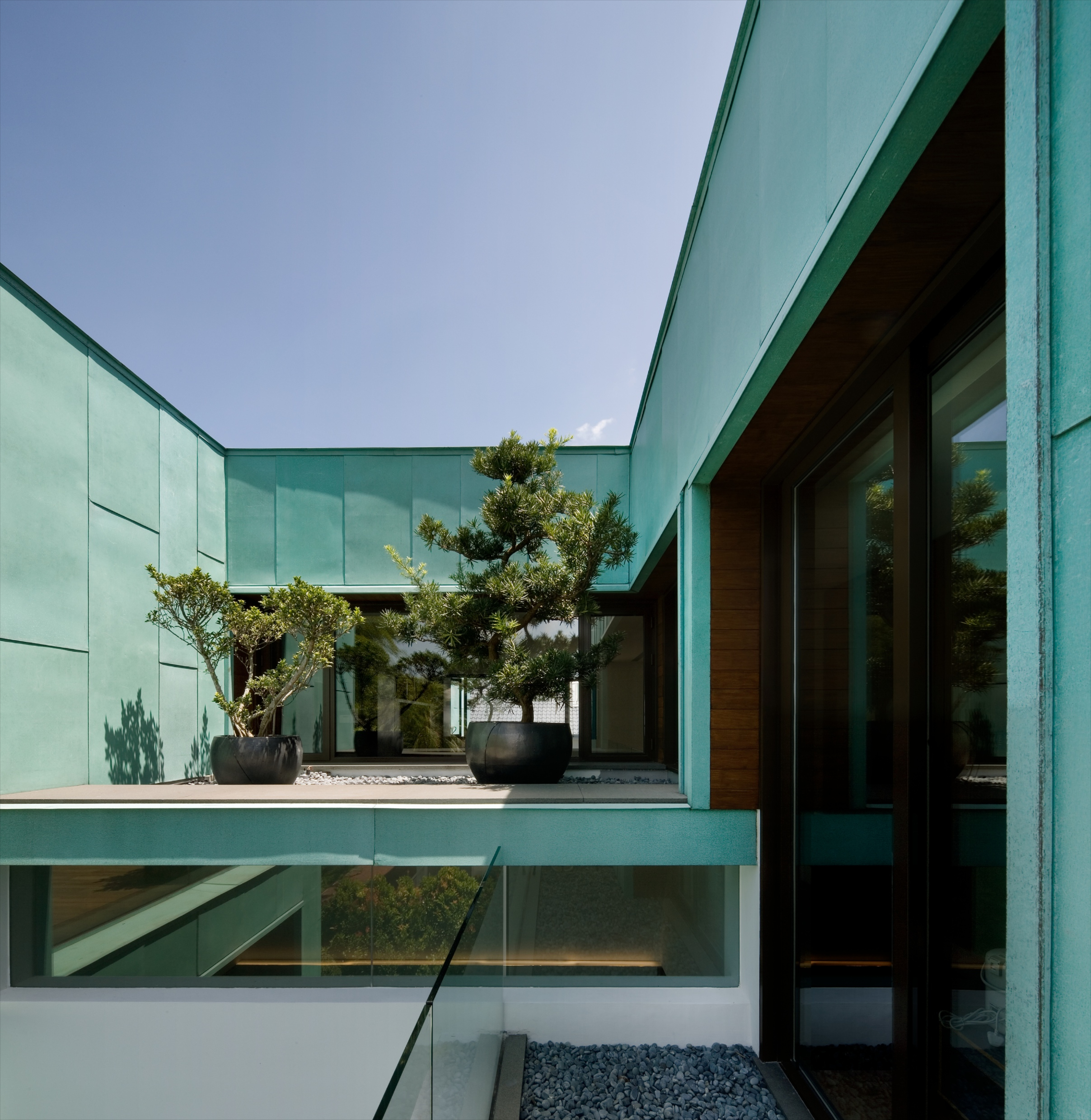 Зеленый дом. Зеленый современный дом. Дизайн зеленого дома. Зеленый квадратный дом.