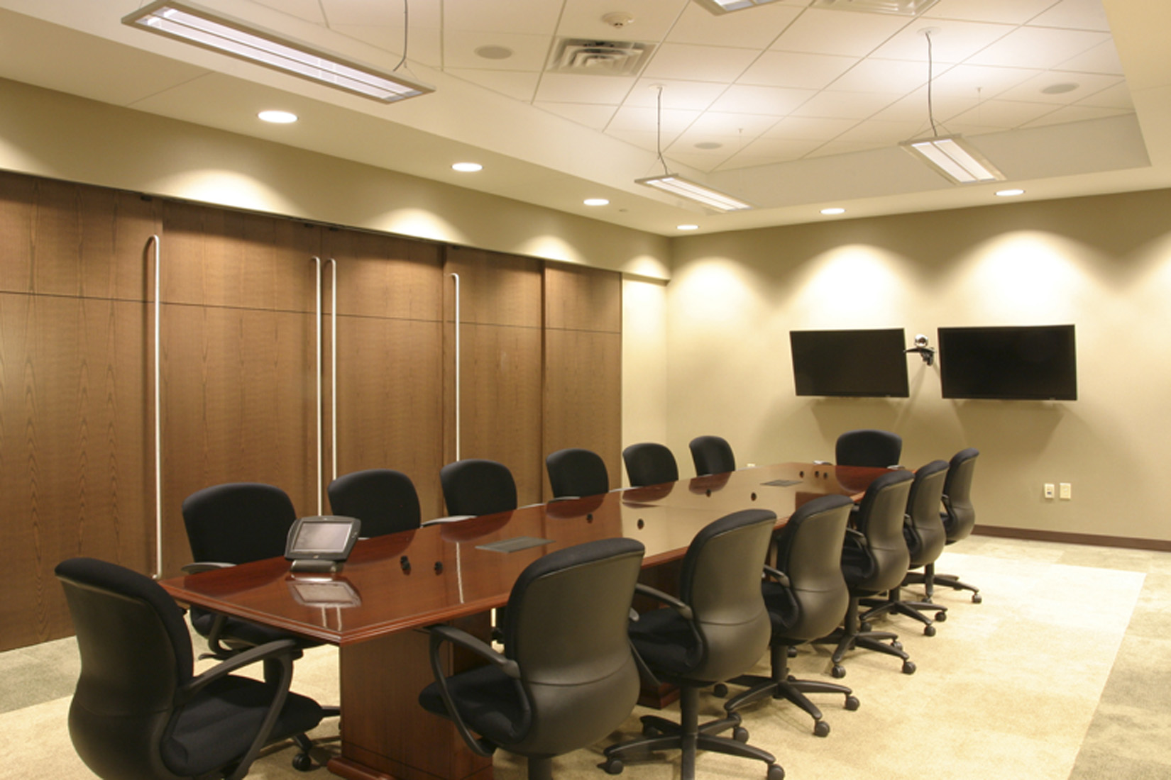 Transmission Operations Center by Pieper O'Brien Herr Architects