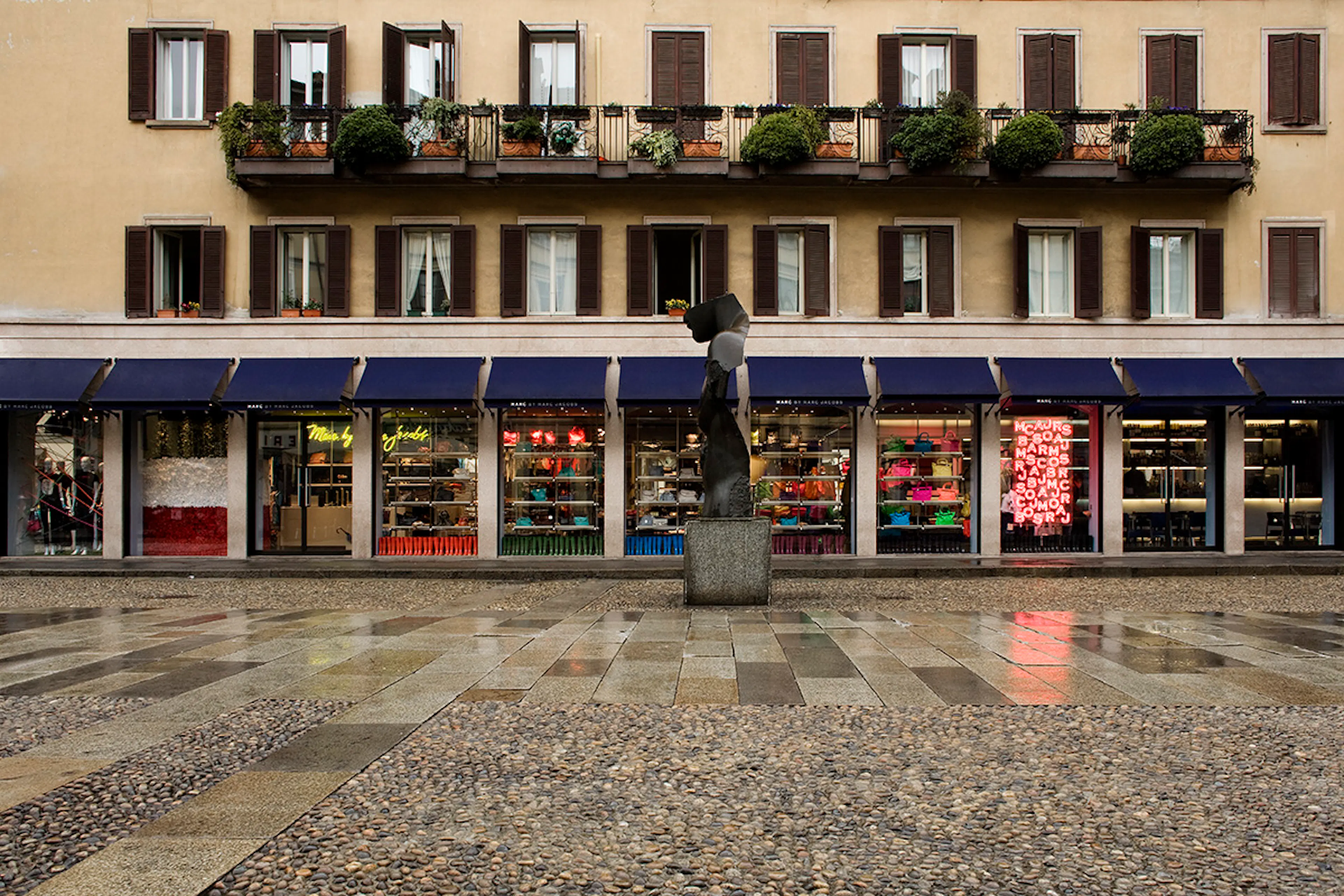 Marc Jacobs Tokyo Building — 15