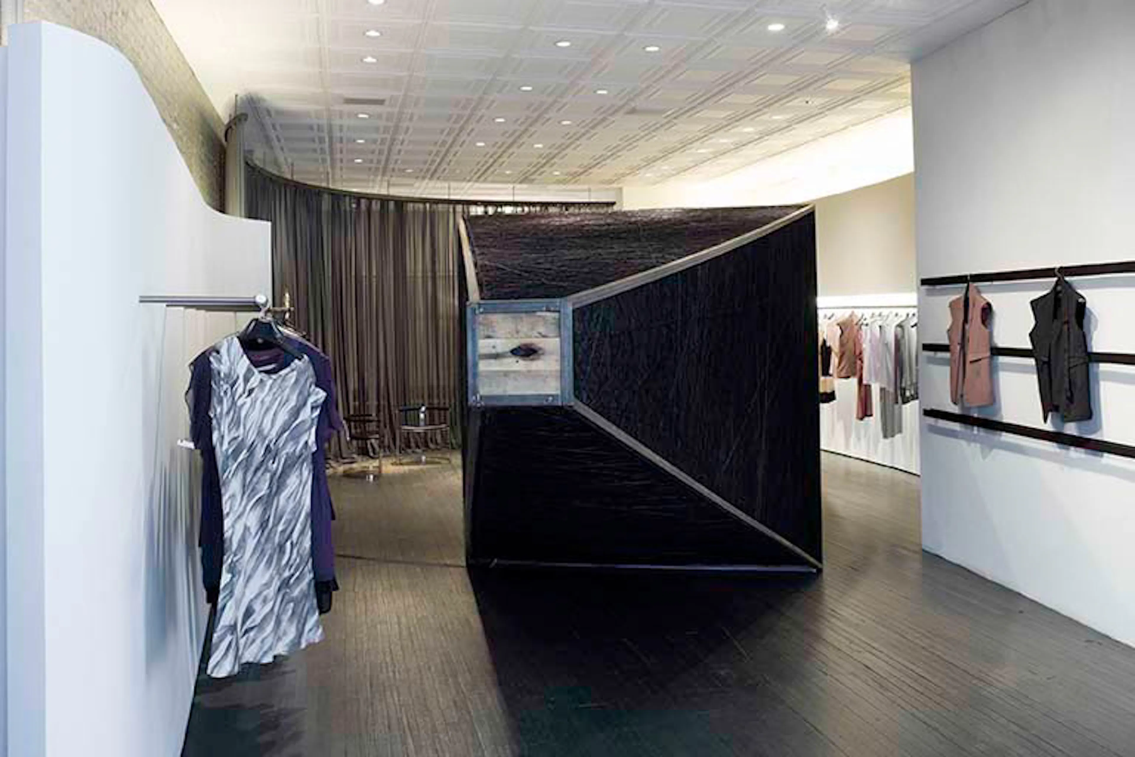 Marc Jacobs Tokyo Building — 16