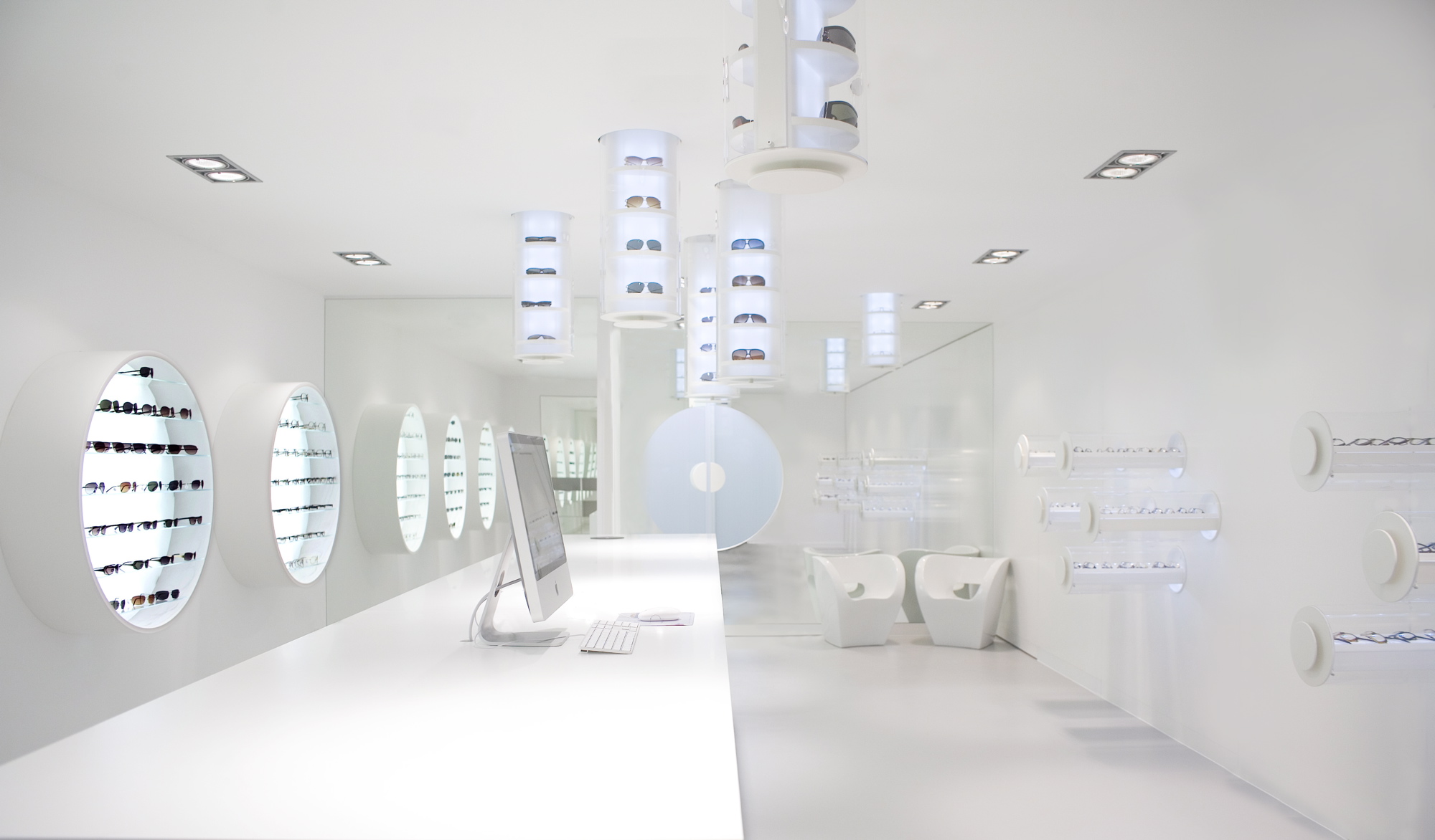 mẫu thiết kế shop cửa hàng mắt kính đẹp