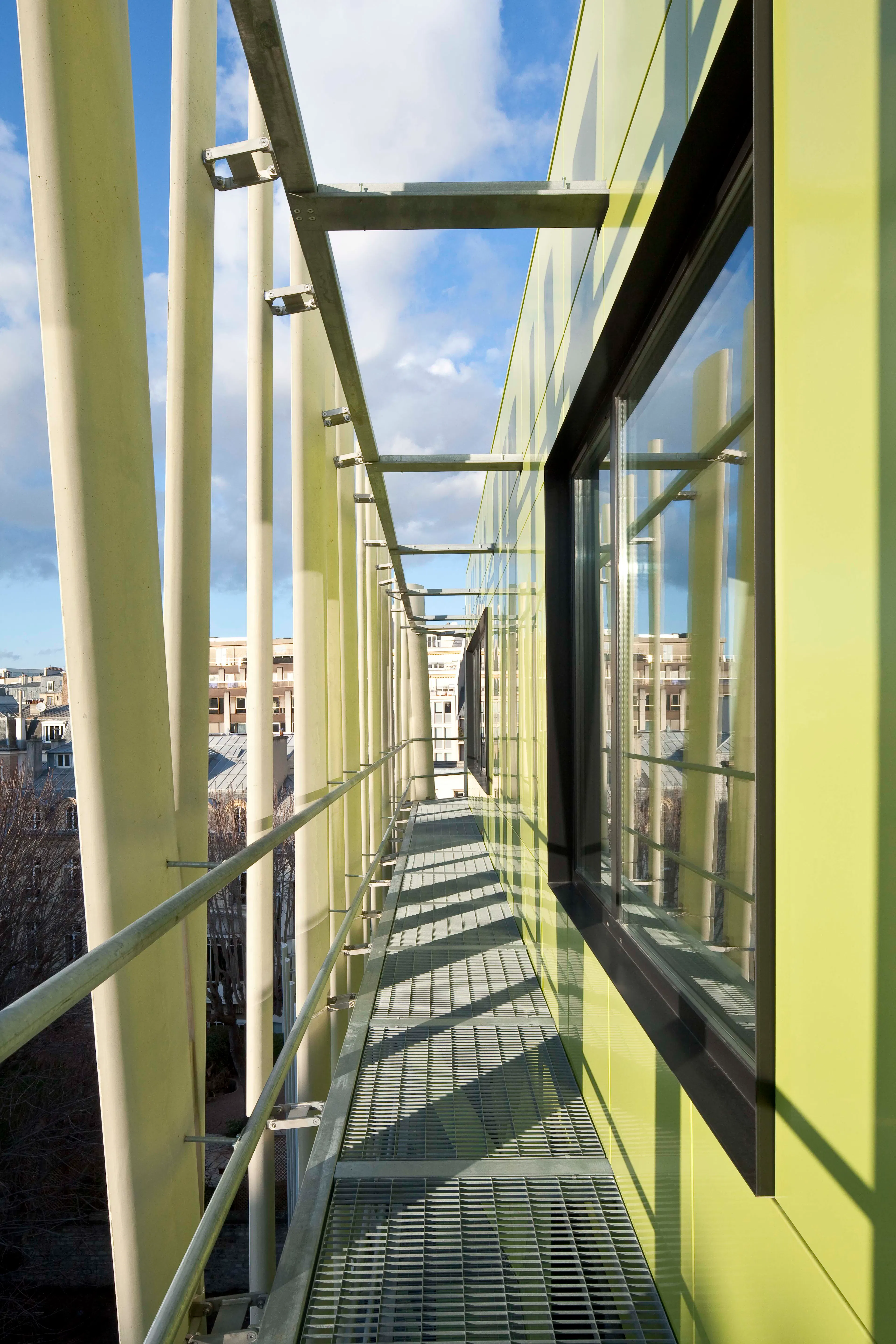 EXPERIMENTAL ALZHEIMER NURSING HOME IN PARIS