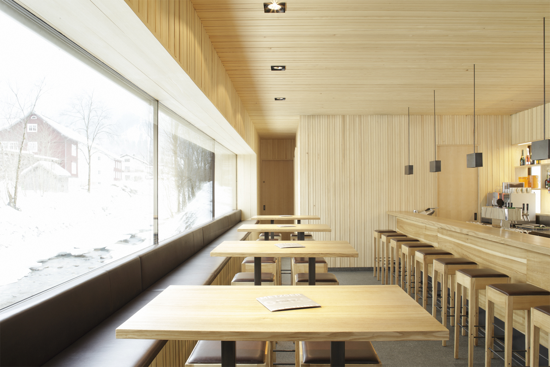 дизайн интерьера придорожного кафе