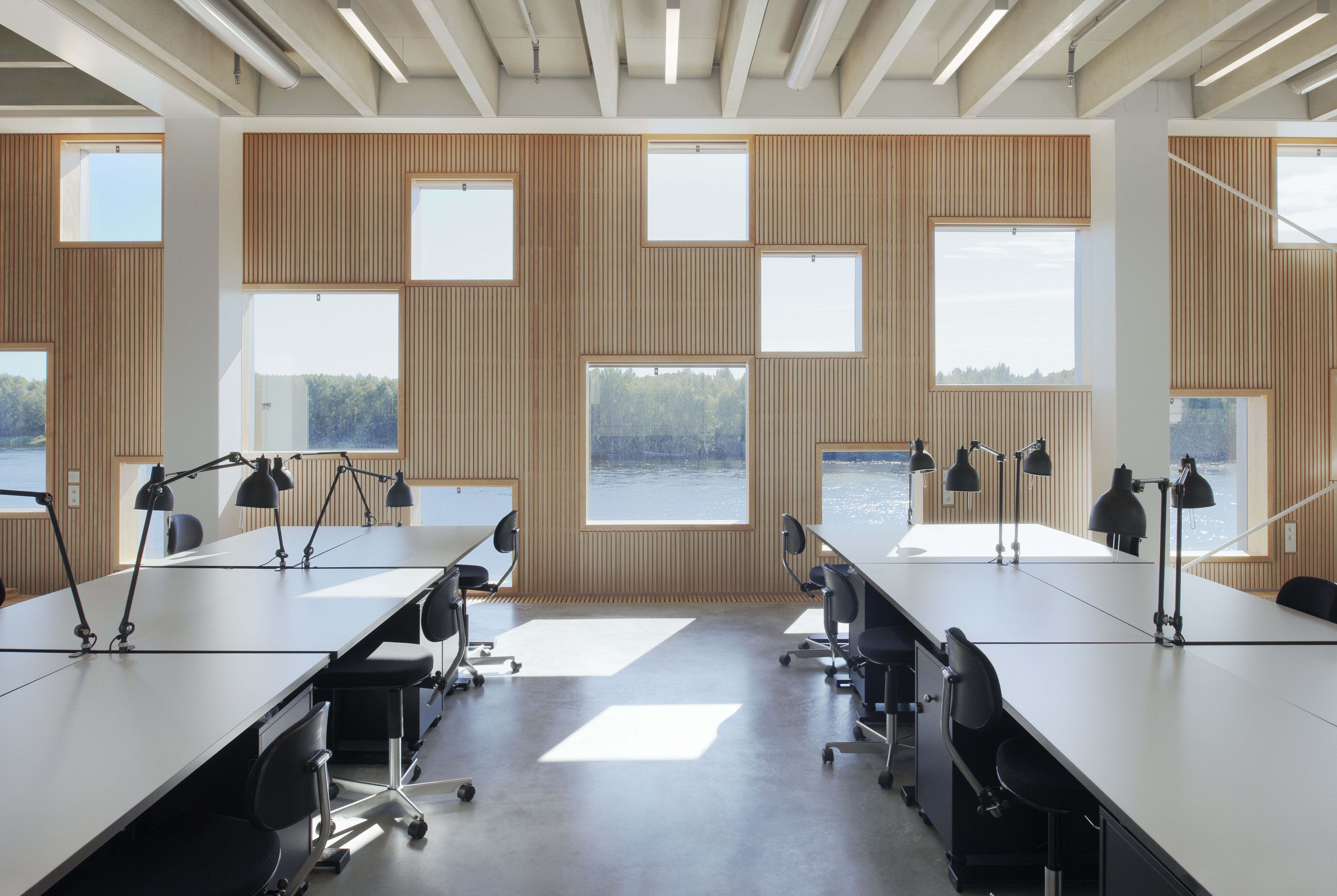 Учебные помещения в школе. Архитектурный колледж Umea в Швеции Henning Larsen Architects. Интерьер класса. Интерьер аудитории для архитекторов. Интерьер учебной аудитории.