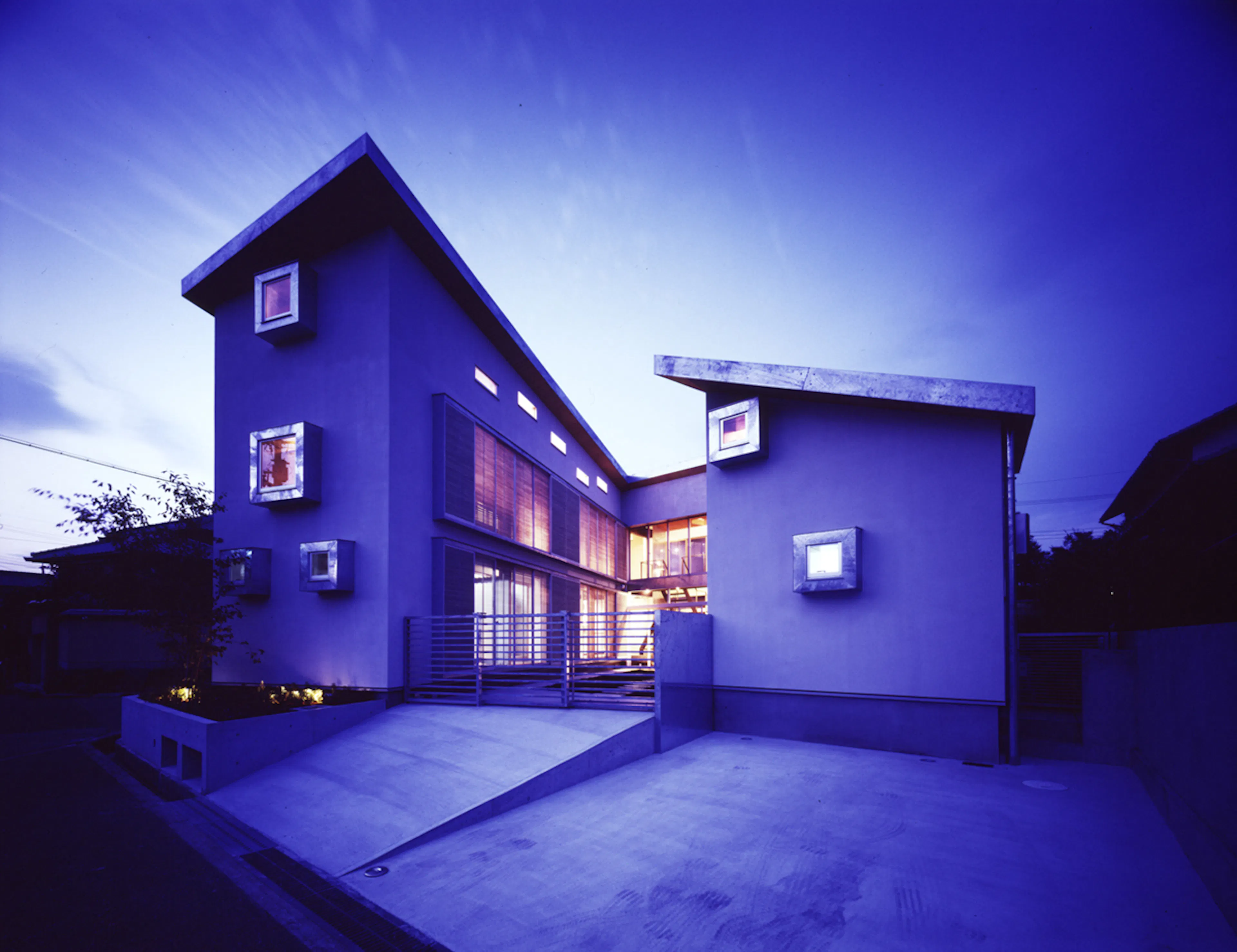 RYUICHI ASHIZAWA ARCHITECTS & associates — 1