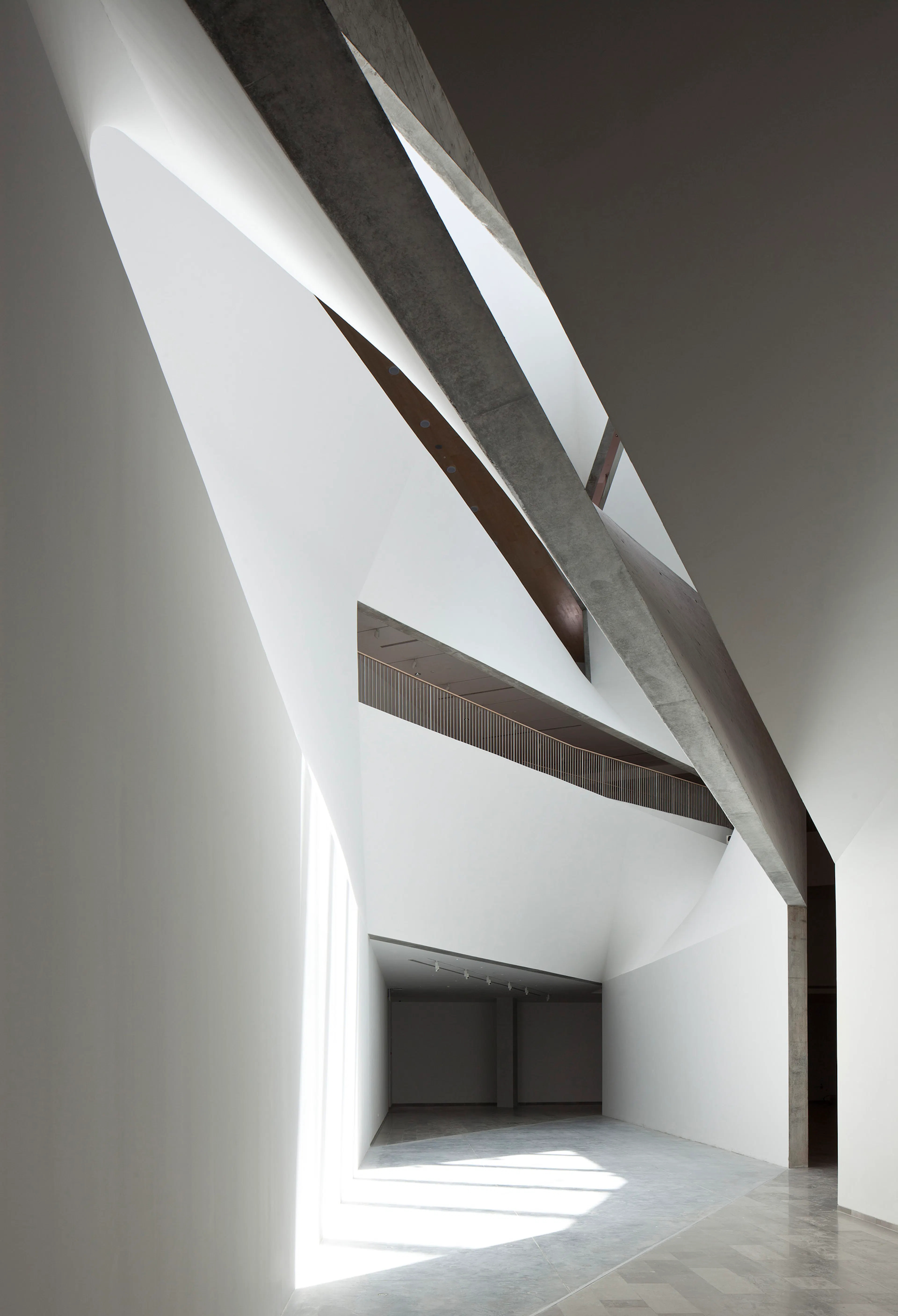 Herta and Paul Amir Building, Tel Aviv Museum of Art — 8