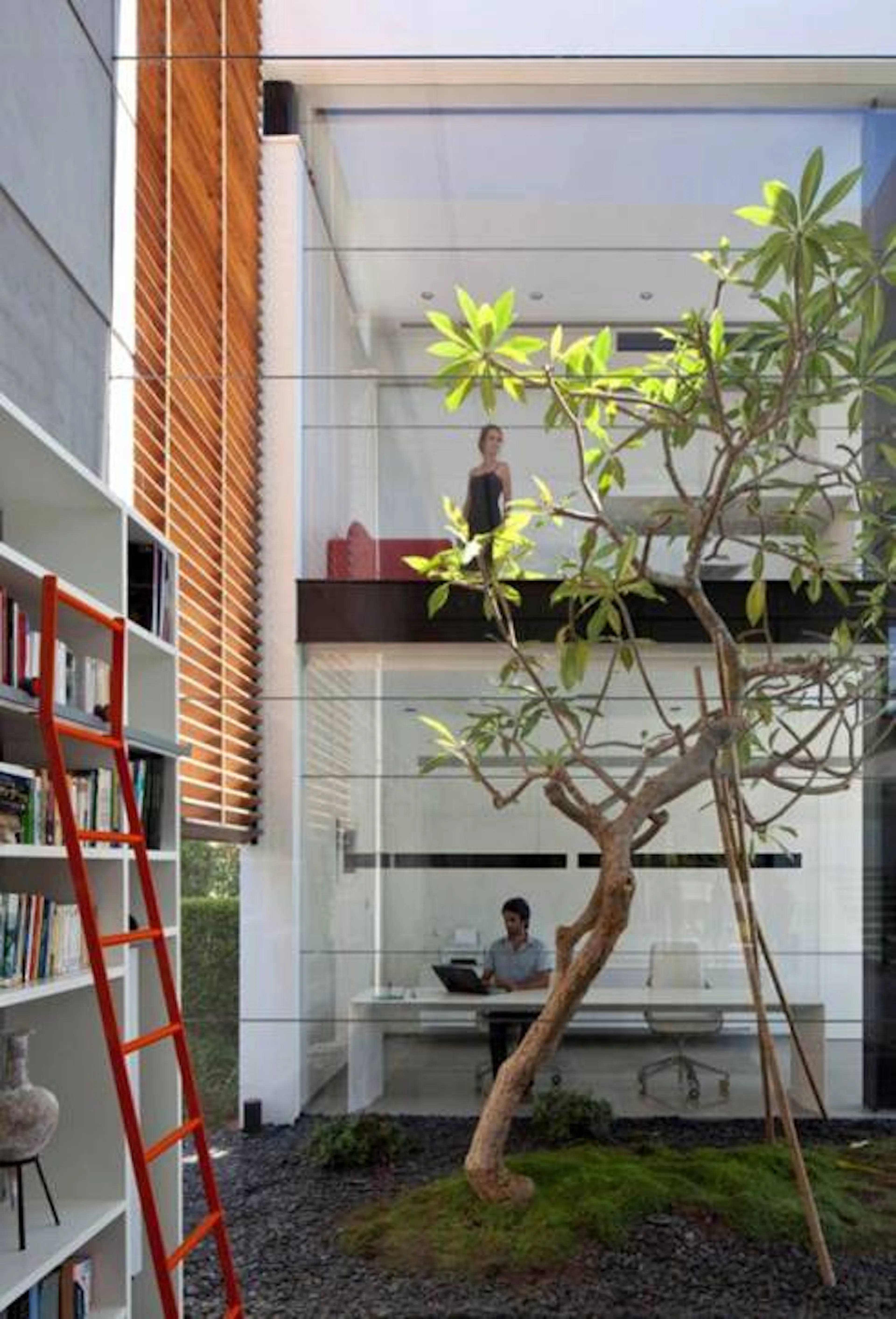 INNOVATE HQ& showroom — 15