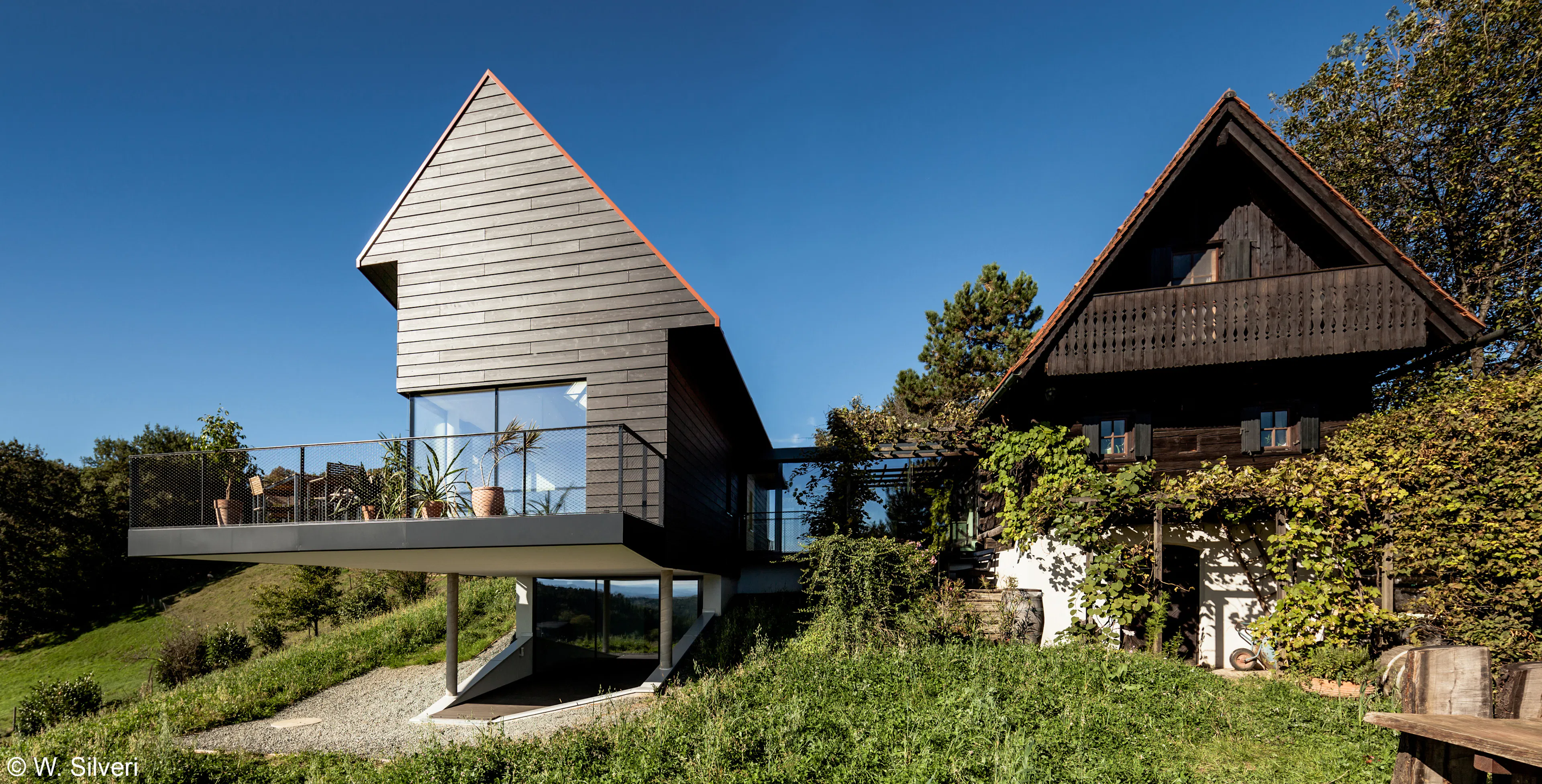 Stadthaus Ballhausgasse / Broken mirror house — 1