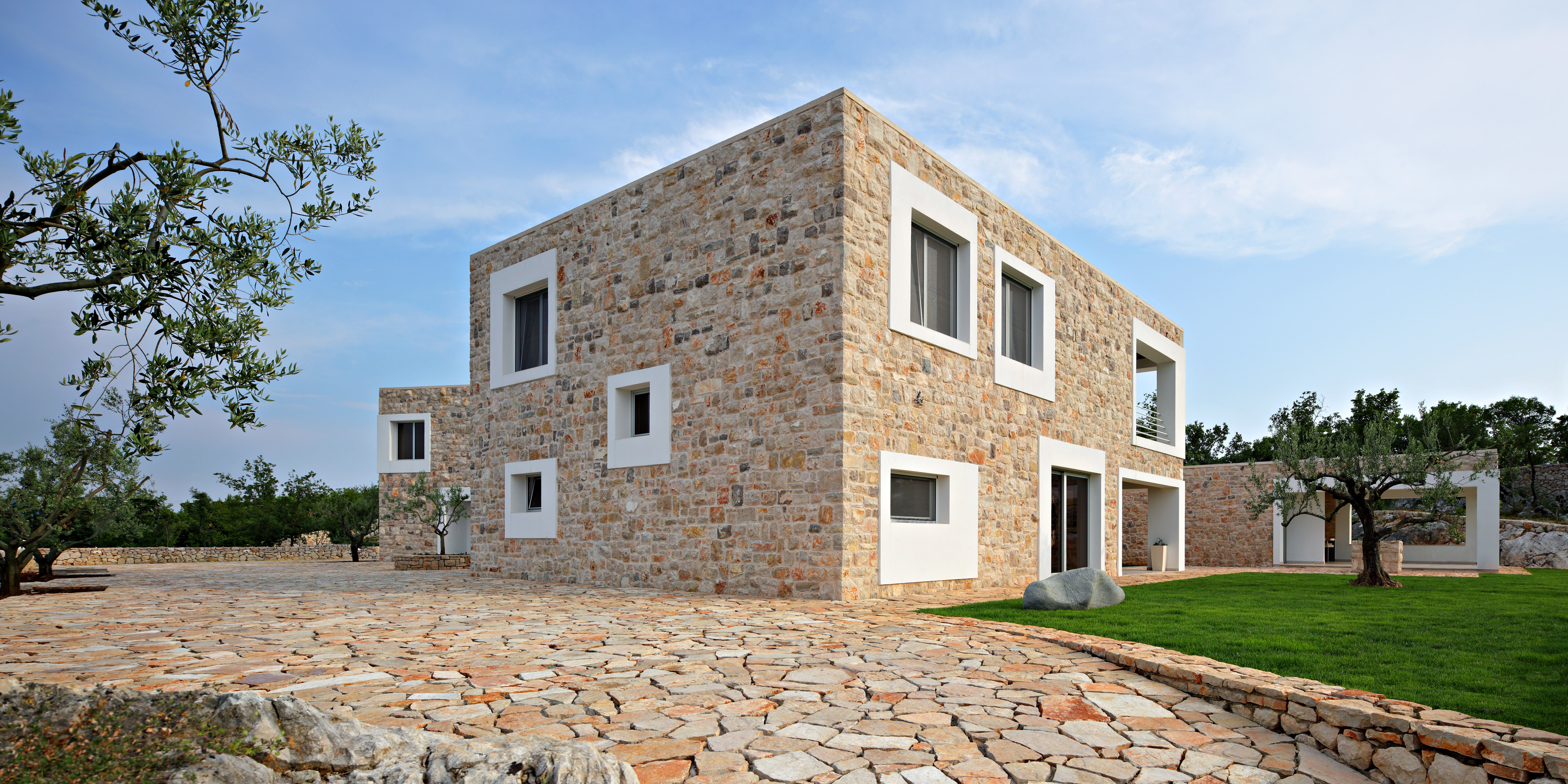 Reef residence виллы. Casa de piedra). Уютный домик. Дом в ходе которого будет. Дом на склоне горы.